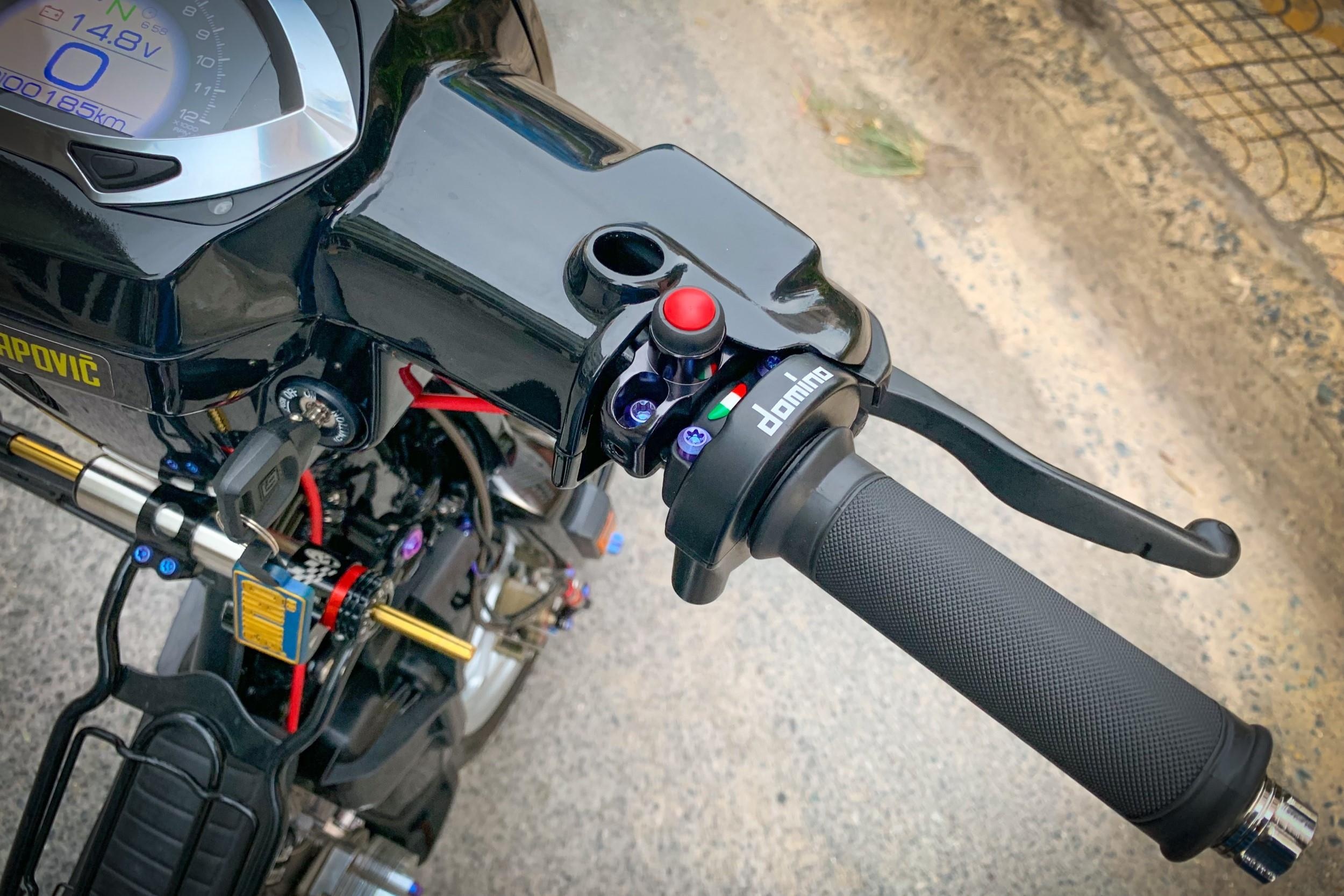 Huyen thoai Honda Dream do 200 trieu anh 4