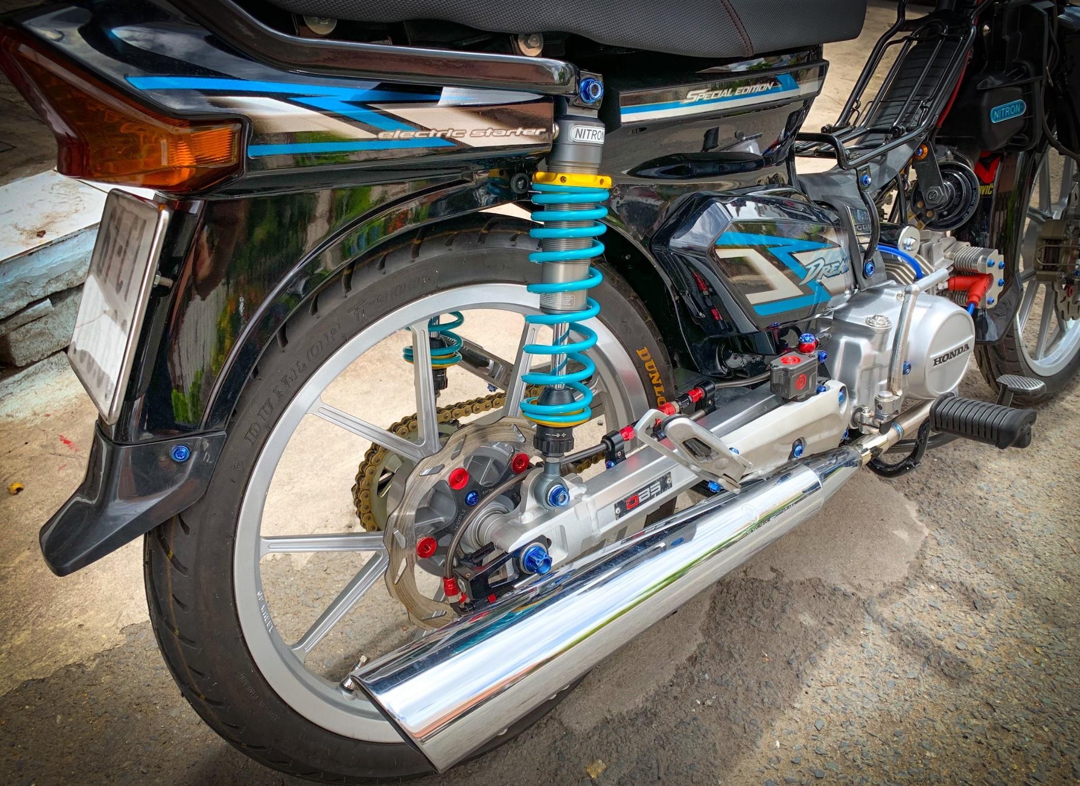 Huyen thoai Honda Dream do 200 trieu anh 11