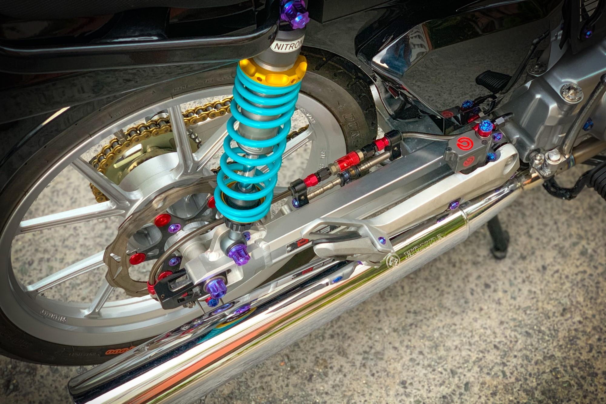 Huyen thoai Honda Dream do 200 trieu anh 12