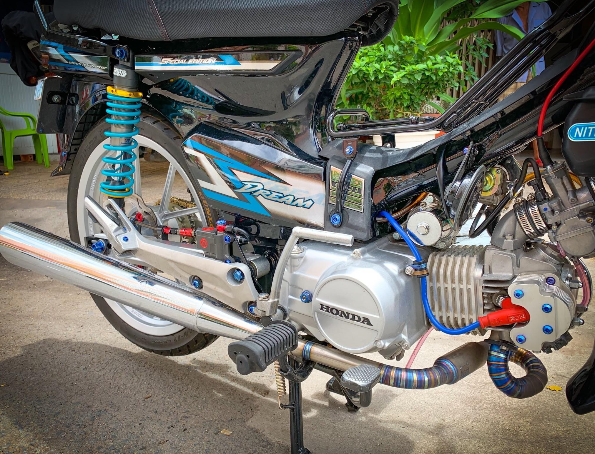 Huyen thoai Honda Dream do 200 trieu anh 3