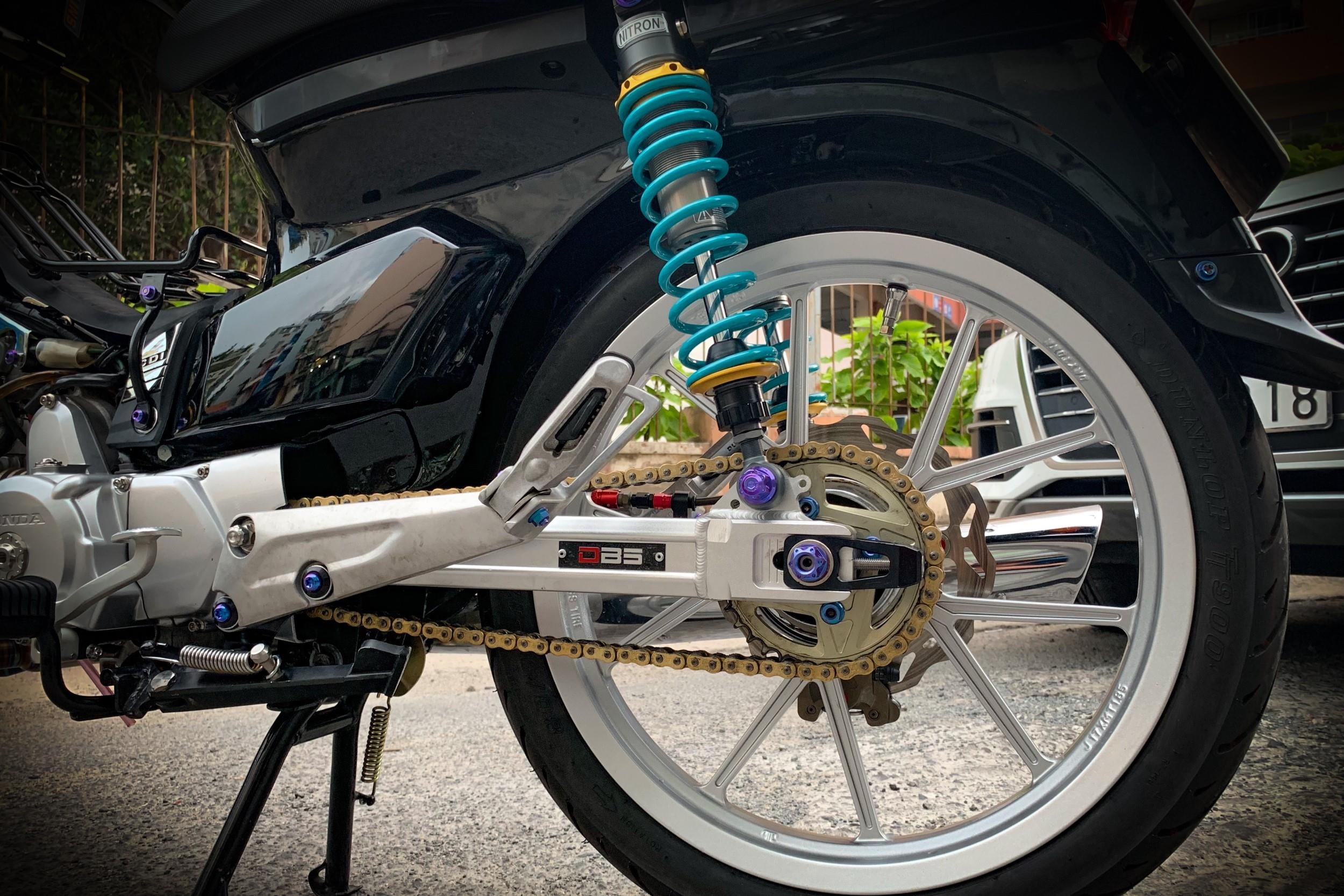 Huyen thoai Honda Dream do 200 trieu anh 13