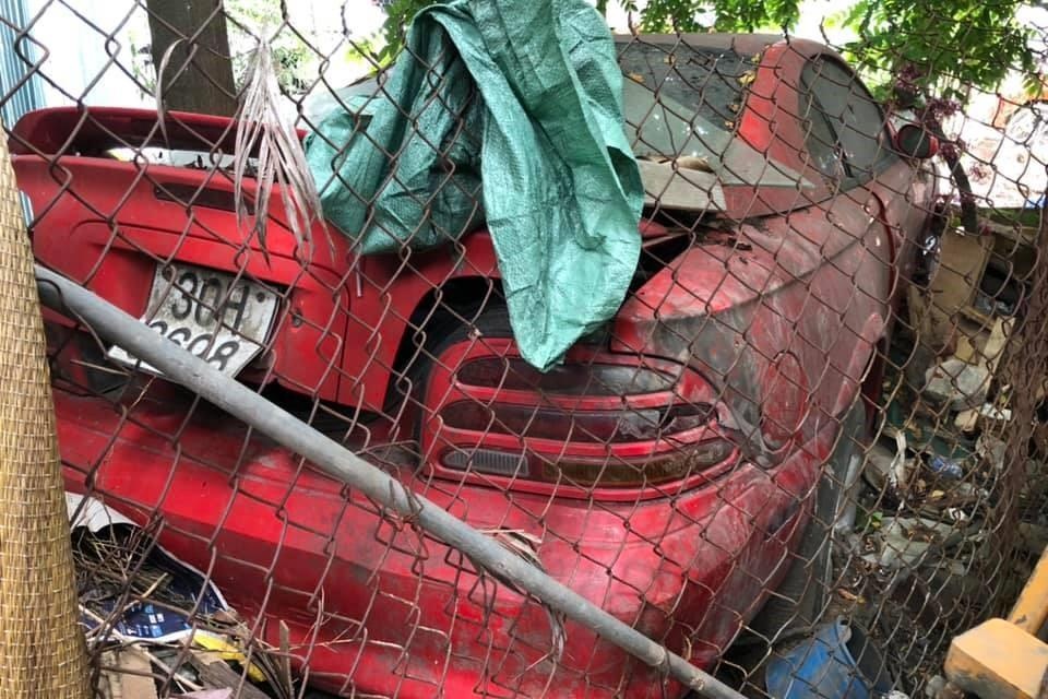 Kho xe sang bi bo roi o Ha Noi anh 3