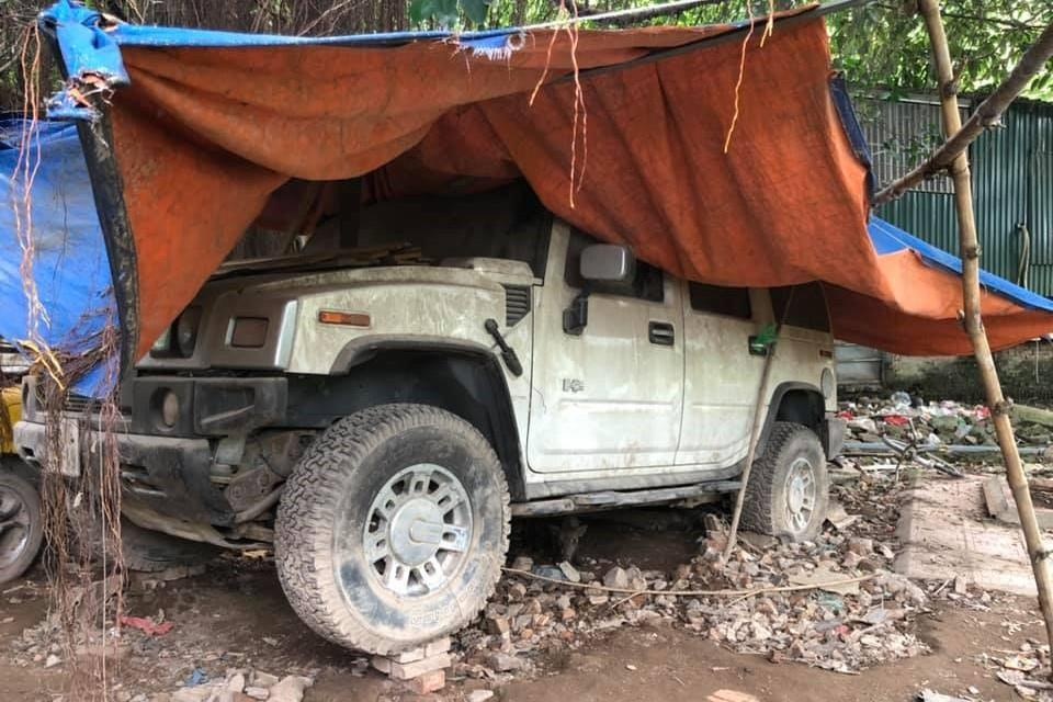 Kho xe sang bi bo roi o Ha Noi anh 8