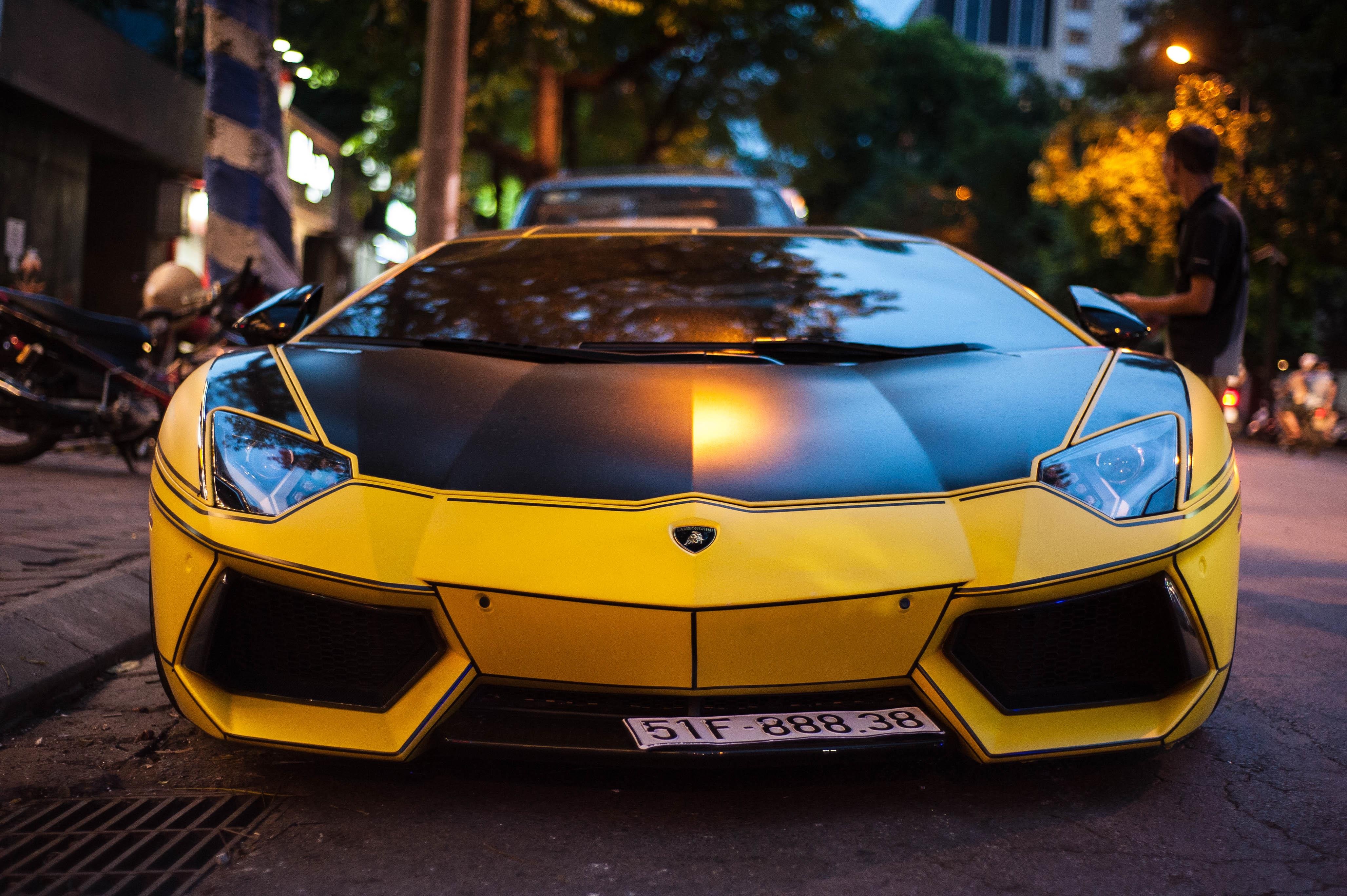 Lamborghini Aventador chinh hang dau tien anh 4