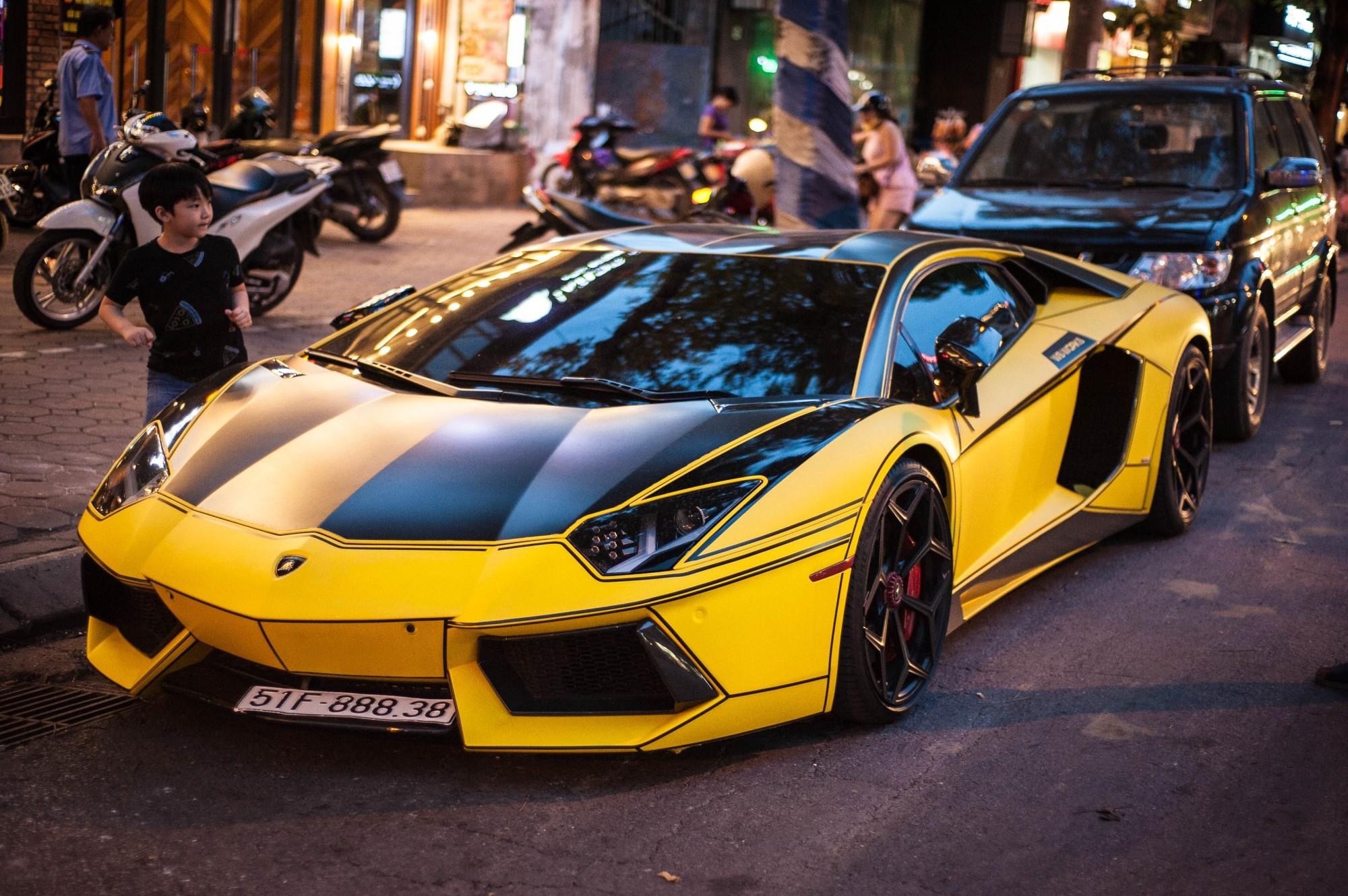 Lamborghini Aventador chinh hang dau tien anh 1