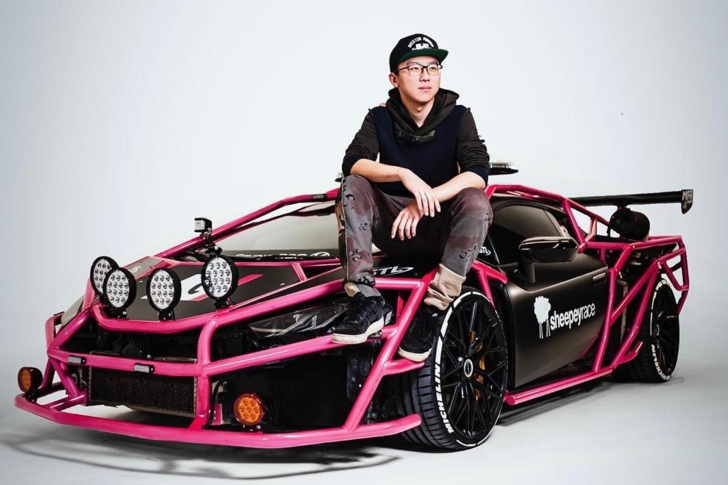 Tay choi 19 tuoi va chiec Lamborghini Huracan 'di' nhat the gioi hinh anh