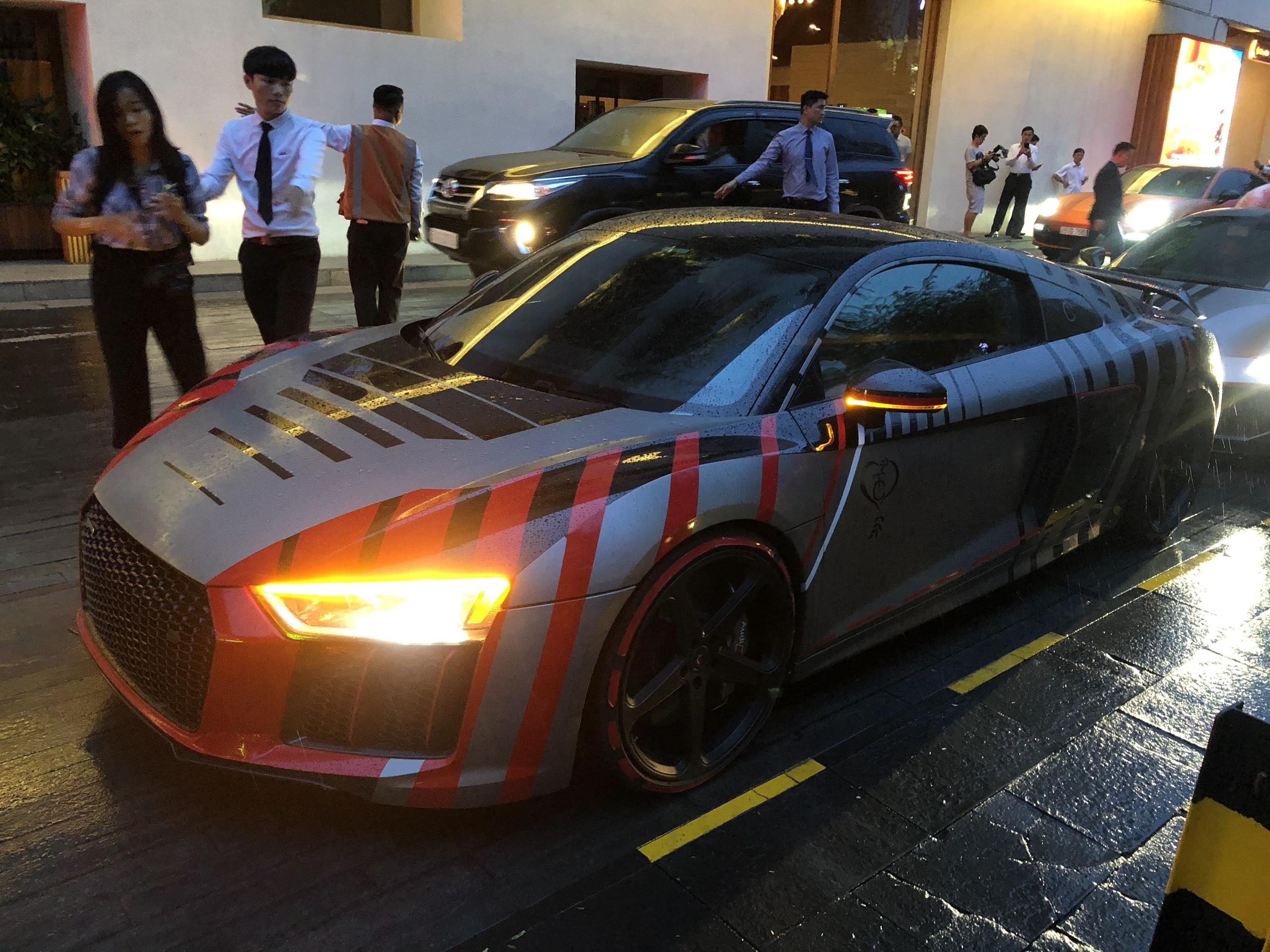 Nhung sieu xe nao quy tu tai dam cuoi Cuong Do La? anh 12