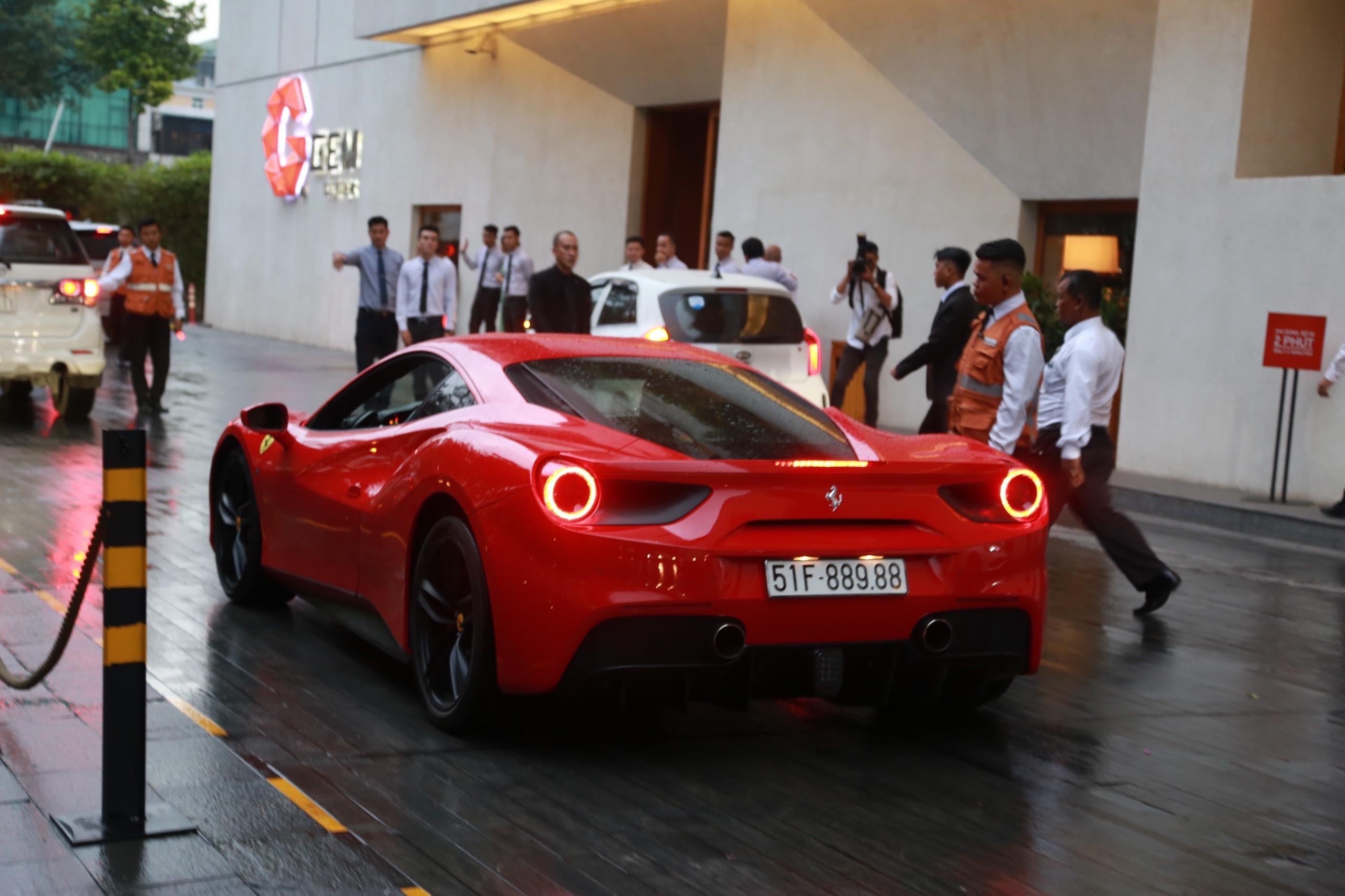 Nhung sieu xe nao quy tu tai dam cuoi Cuong Do La? anh 2