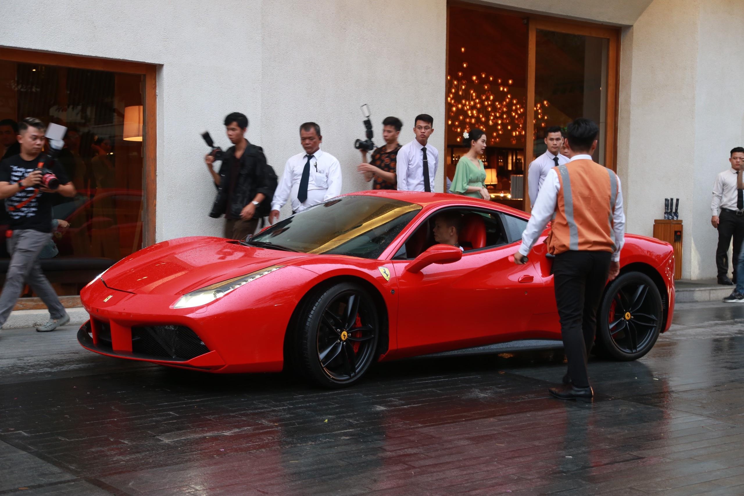 Nhung sieu xe nao quy tu tai dam cuoi Cuong Do La? anh 1