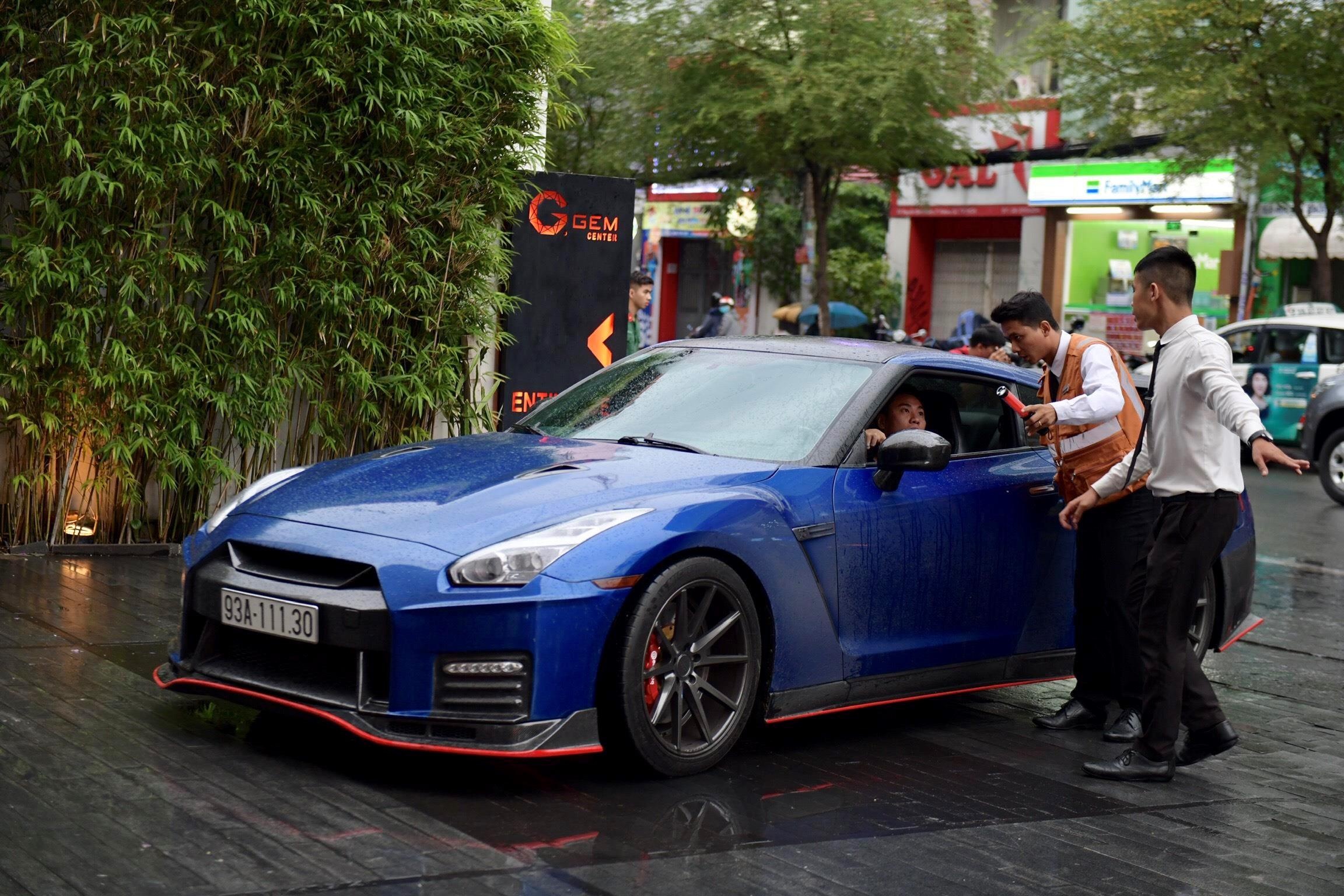 Nhung sieu xe nao quy tu tai dam cuoi Cuong Do La? anh 11