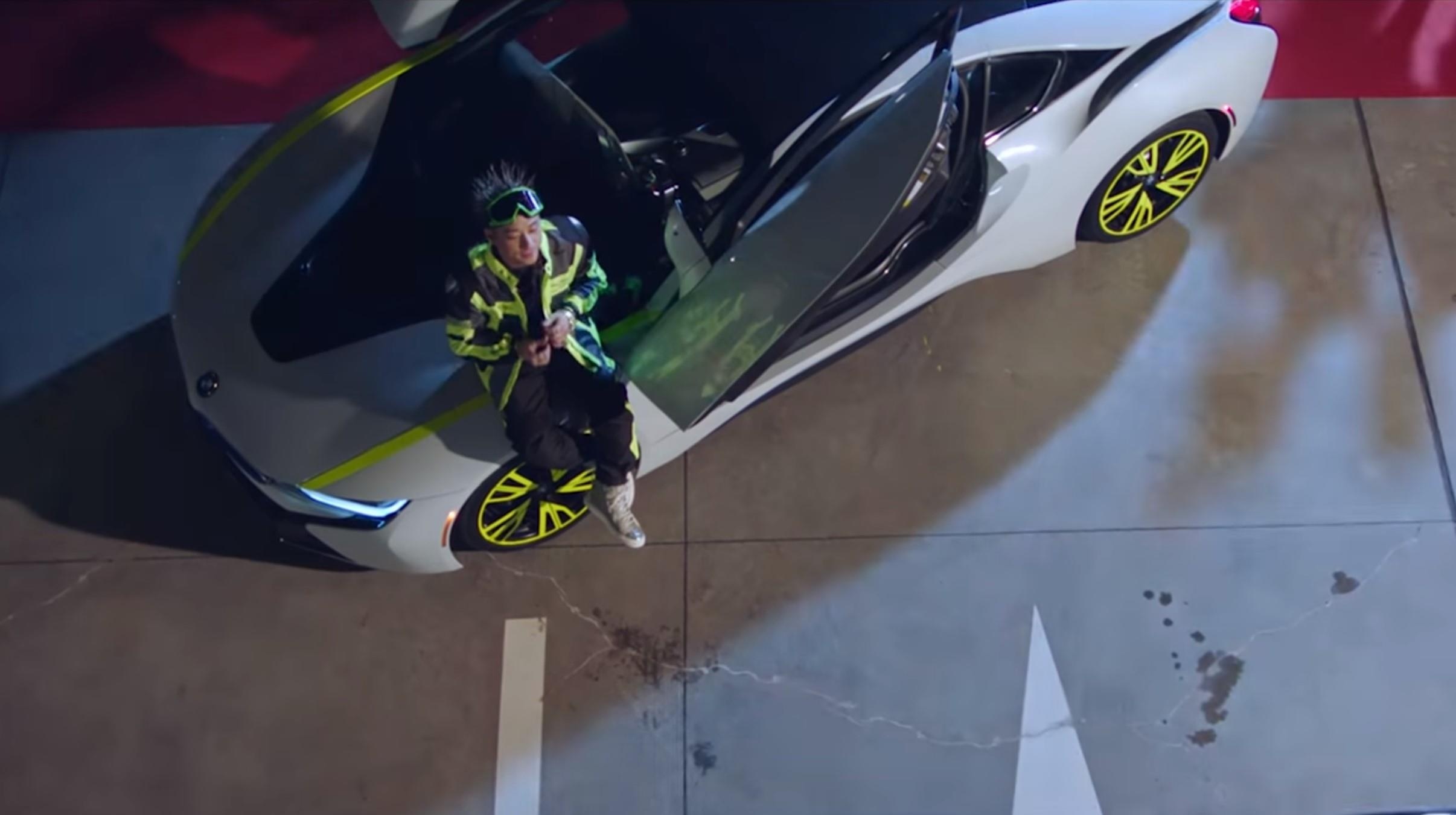 Nhung ca si Viet dem sieu xe vao MV anh 5