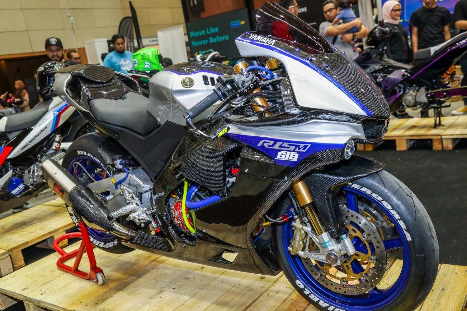 Khong the nhan ra Yamaha Exciter 150 voi ban do sieu moto R1M hinh anh