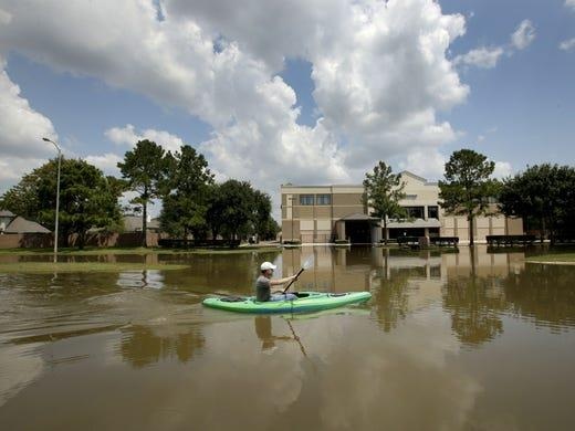 Cac phuong tien su dung khi ngap lut anh 6