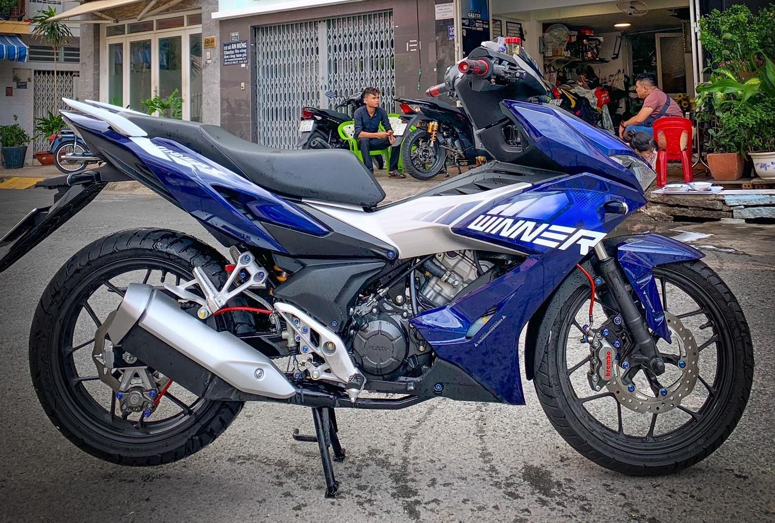 Vua ra bien so, Honda Winner X da 'khoac' len goi do 50 trieu hinh anh