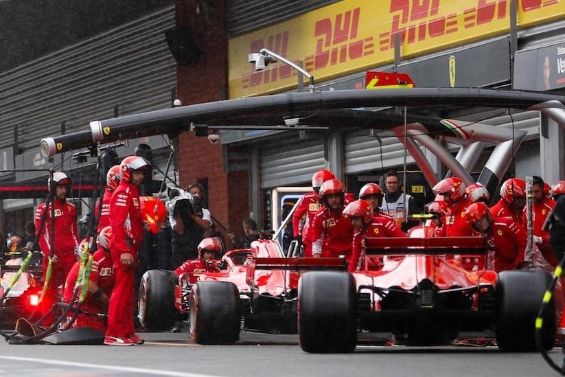 Voi muc gia 50-100 trieu, ve dat nhat cua F1 tai VN co gi dac biet? hinh anh