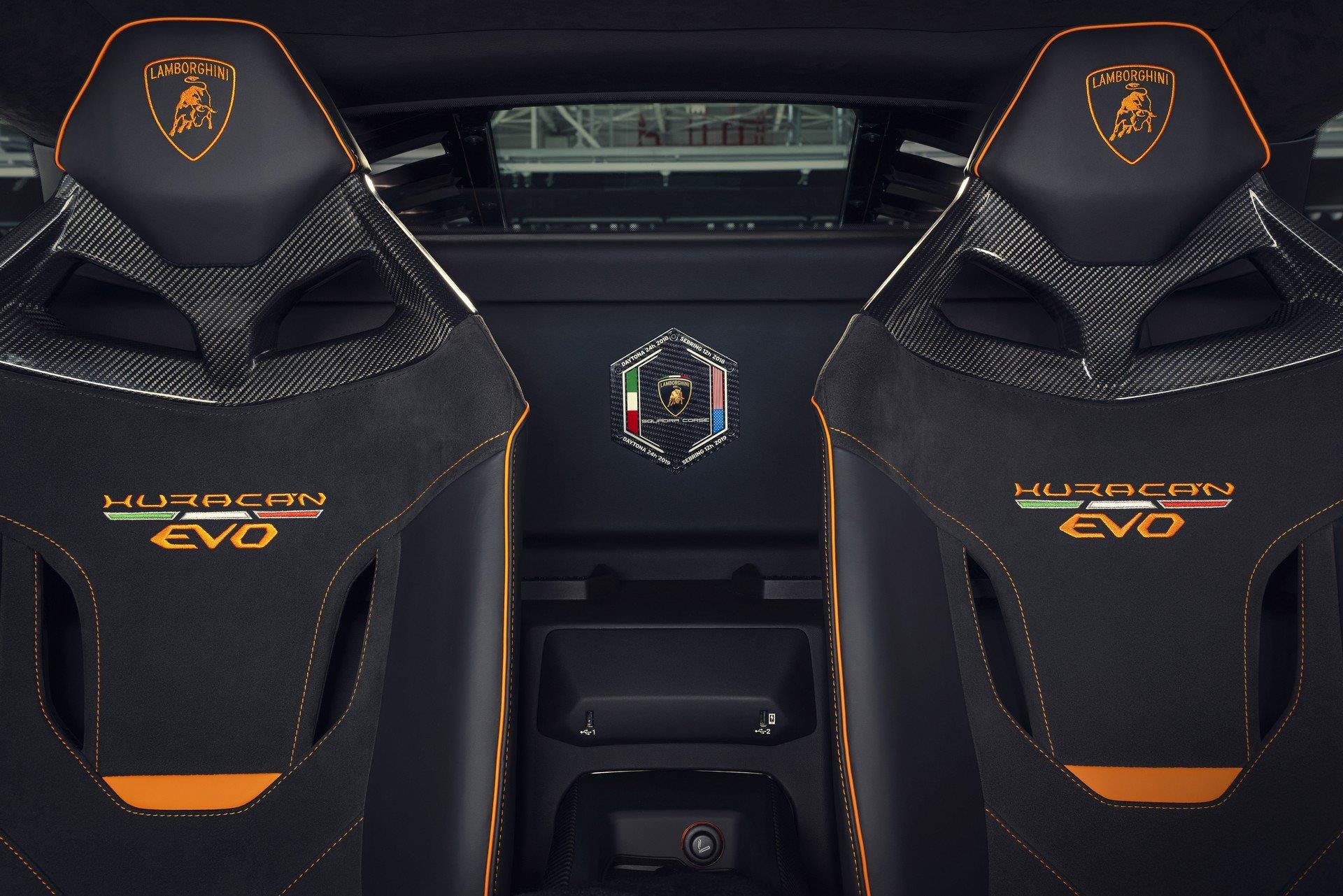 Lamborghini ra mat 2 phien ban dac biet anh 10