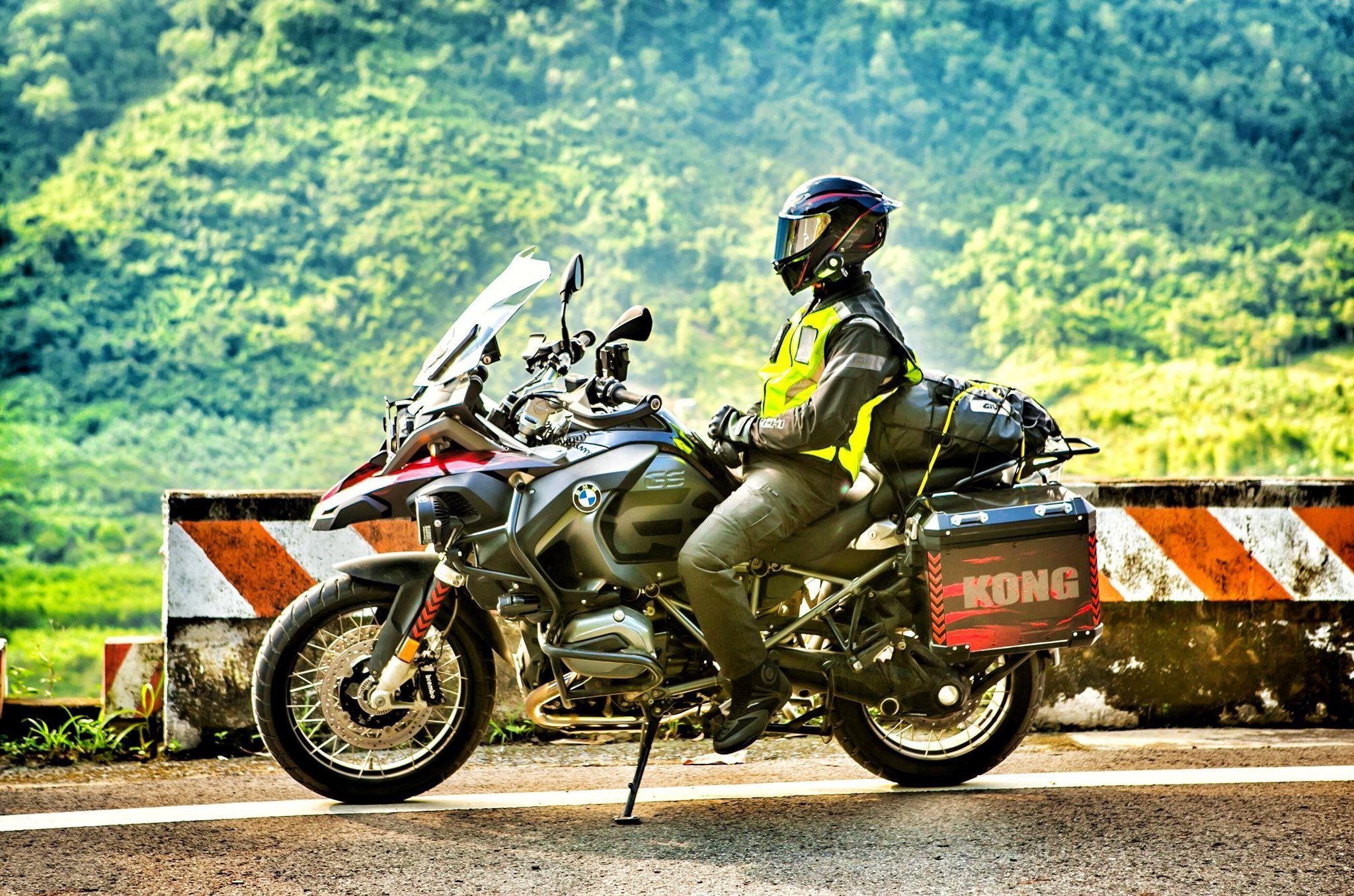 Di xe tay ga tren deo anh 5