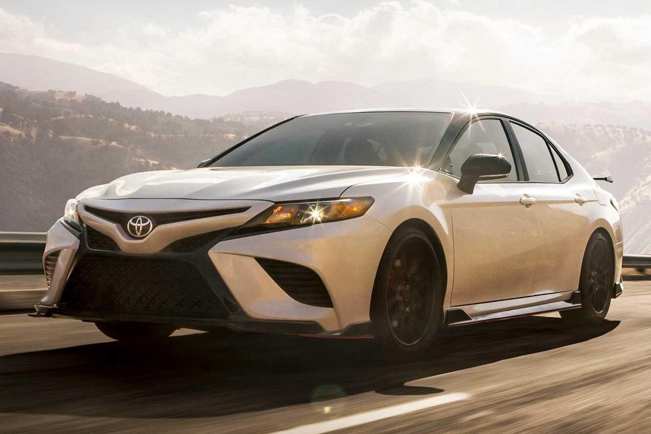 Toyota Camry TRD ra mat, ngoai hinh va khung gam the thao hon hinh anh