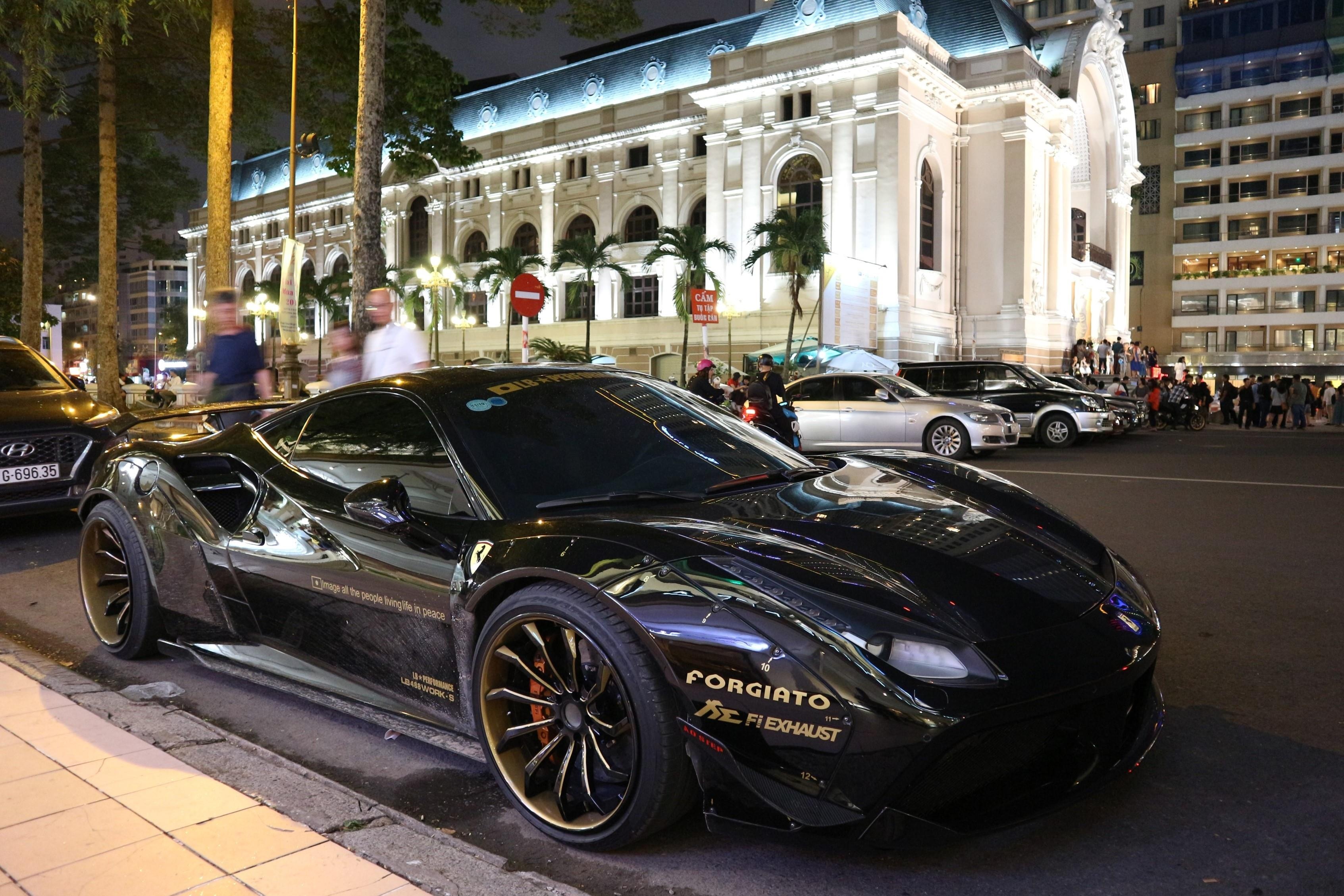 Can canh sieu xe Ferrari 488 GTB do anh 1