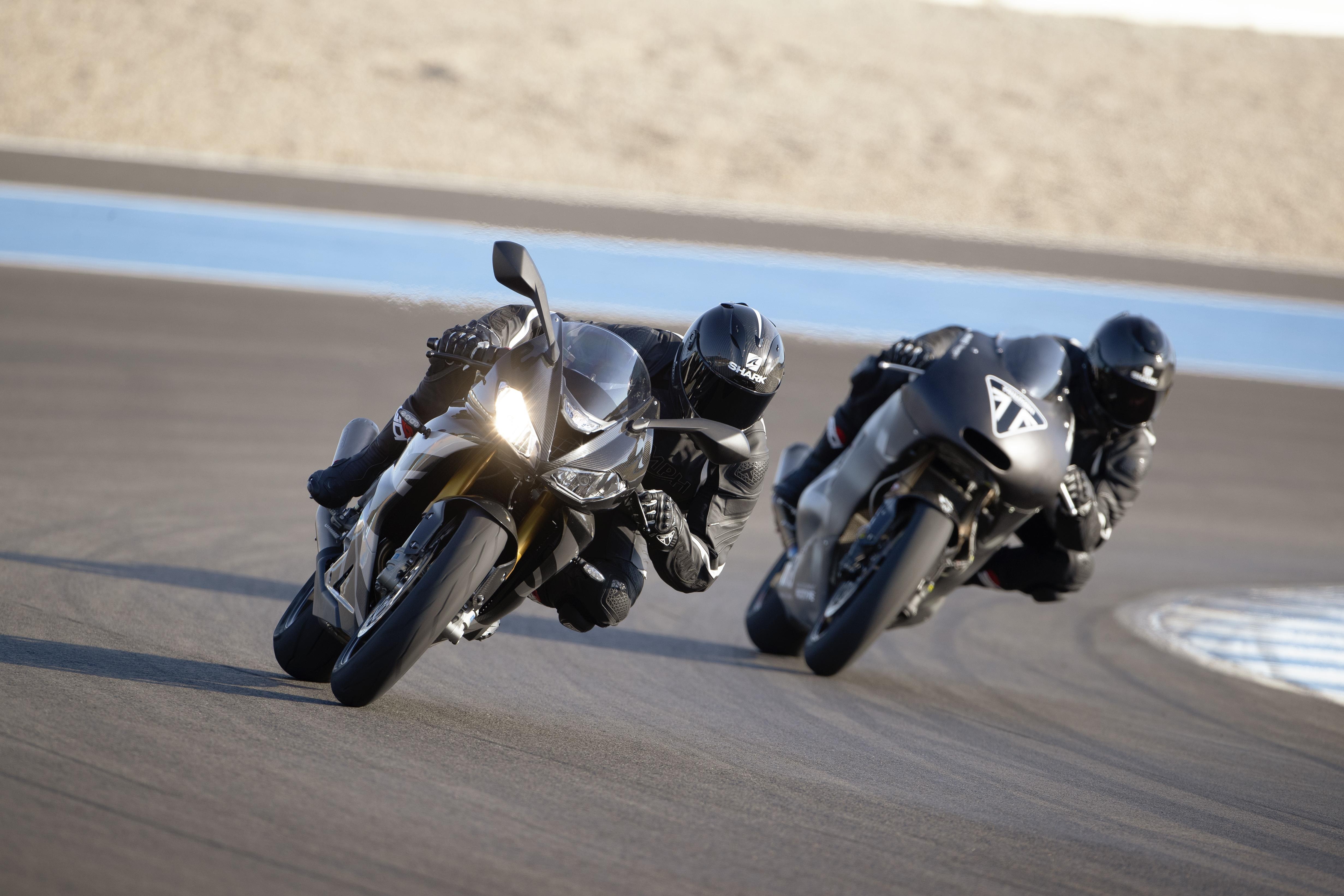 Triumph Daytona Moto2 765 Limited Edition ra mat anh 3