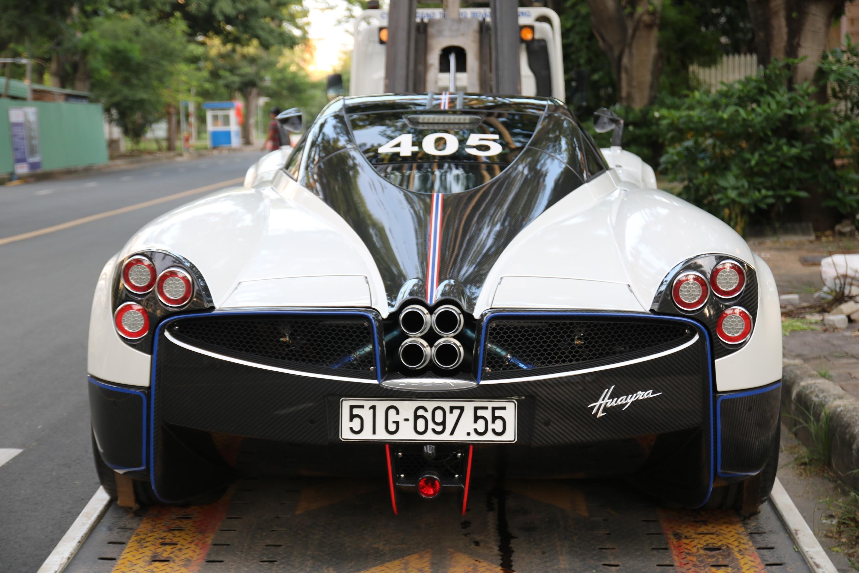 Minh Nhua mang dan xe vao dam cuoi anh 2