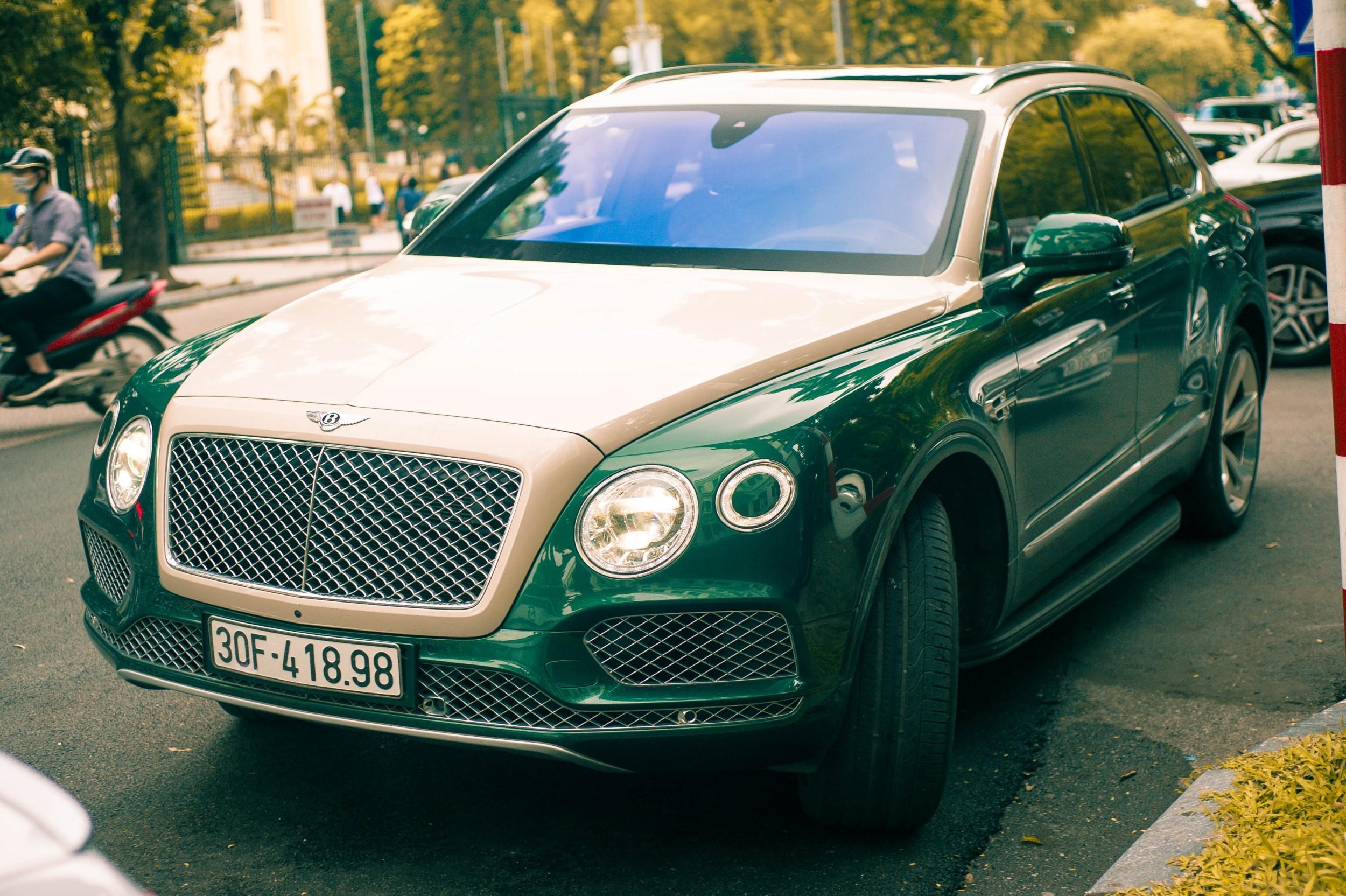 Sieu xe dao pho khuay dong thu do anh 2