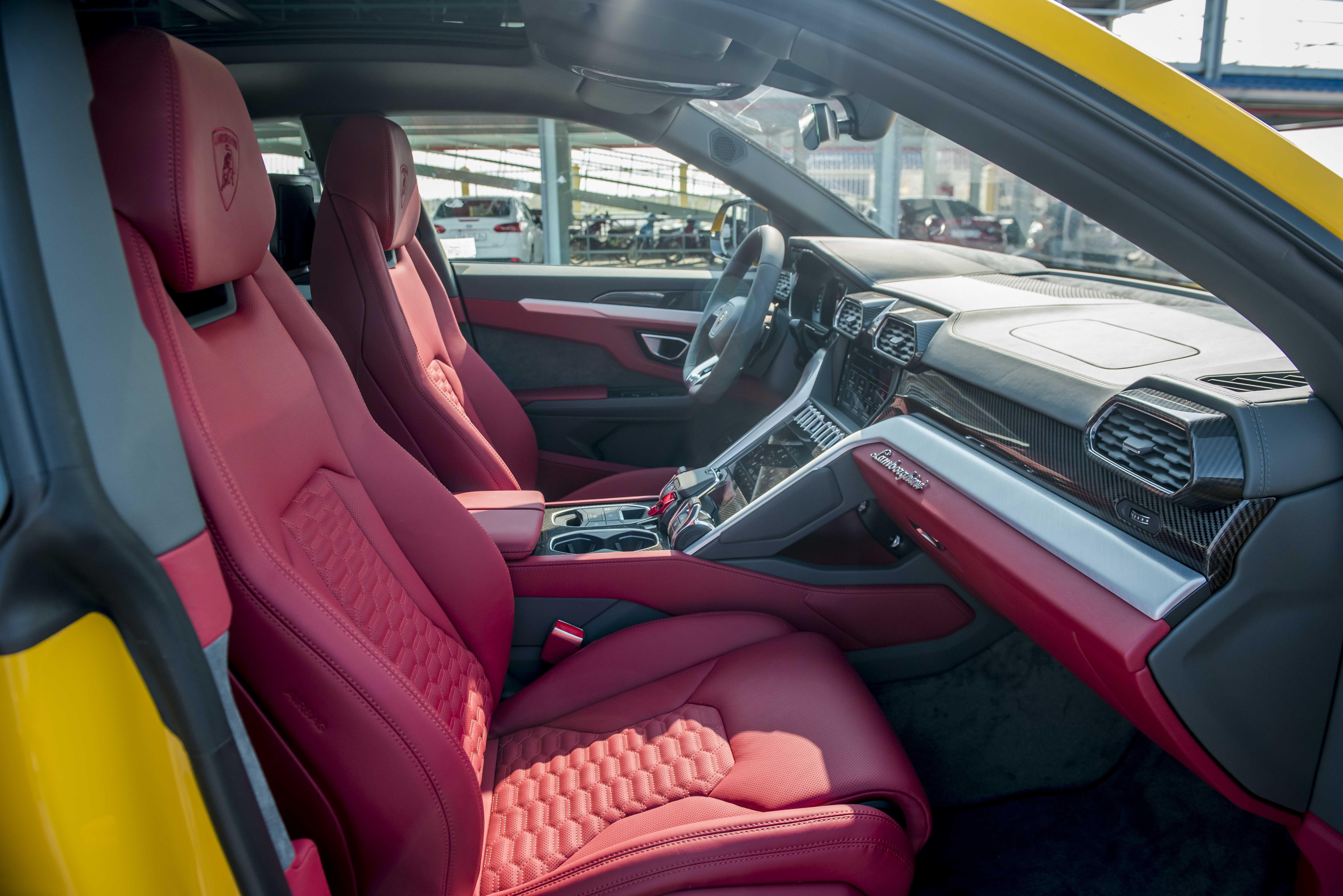 Sieu SUV Lamborghini Urus chinh hang anh 10