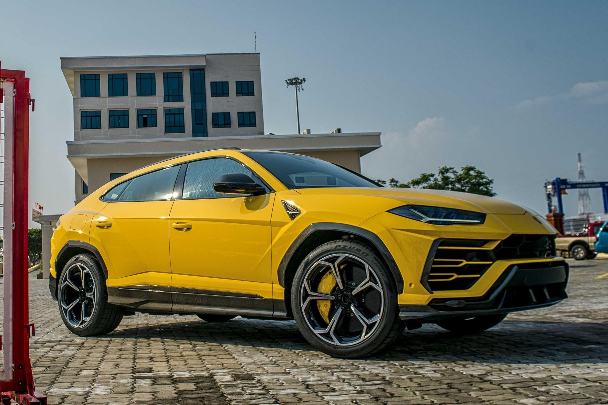 Sieu SUV Lamborghini Urus chinh hang anh 1