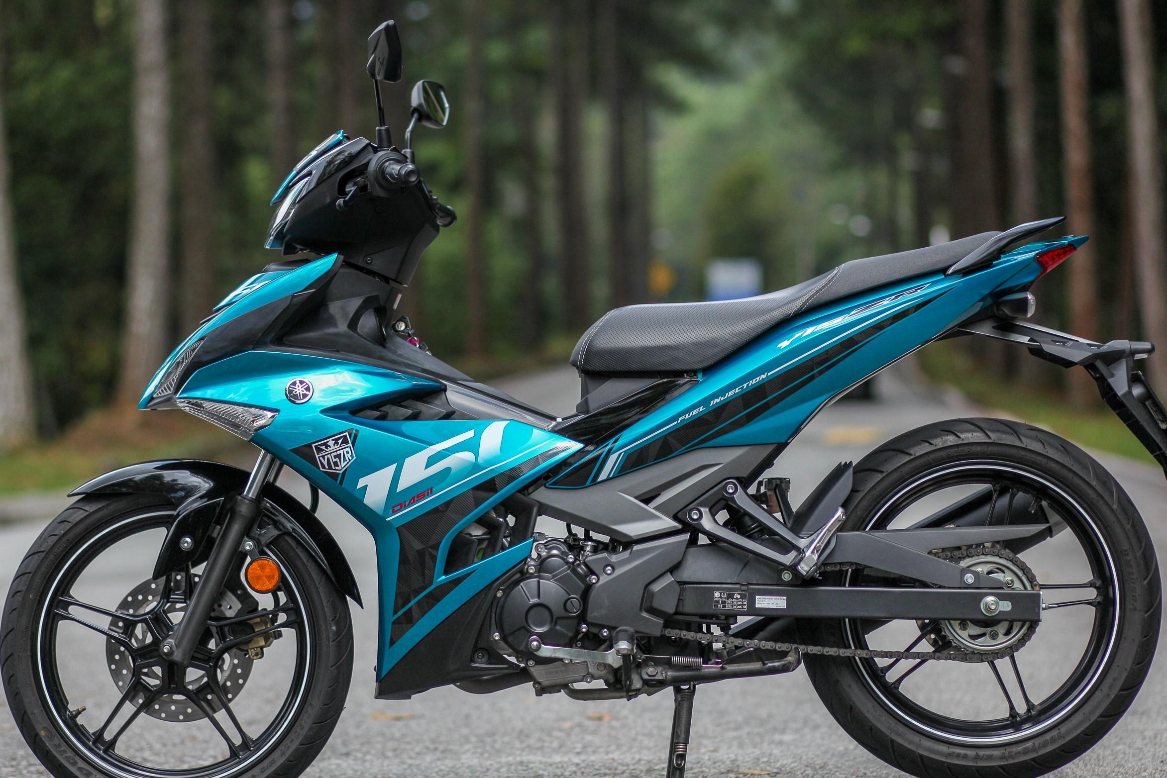 Yamaha Exciter 150 do dong co bi canh sat truy quet tai Malaysia hinh anh