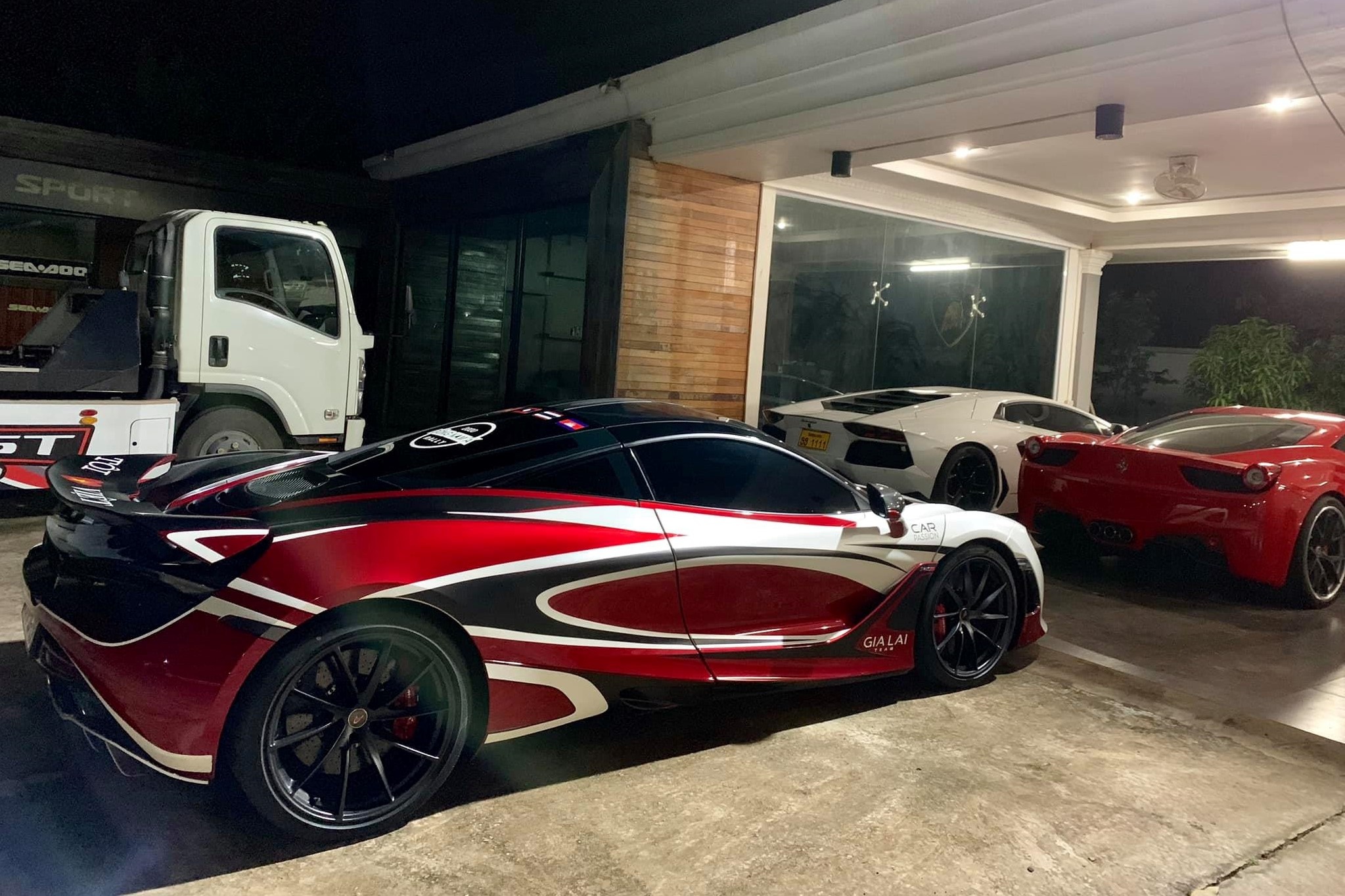 Showroom siêu xe tại Lào ảnh 8 Showroom sieu xe tai Lao anh 8
