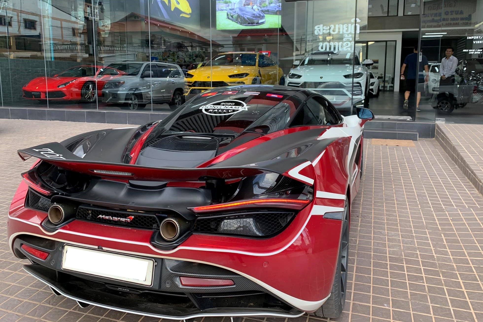 Showroom siêu xe tại Lào ảnh 1 Showroom sieu xe tai Lao anh 1