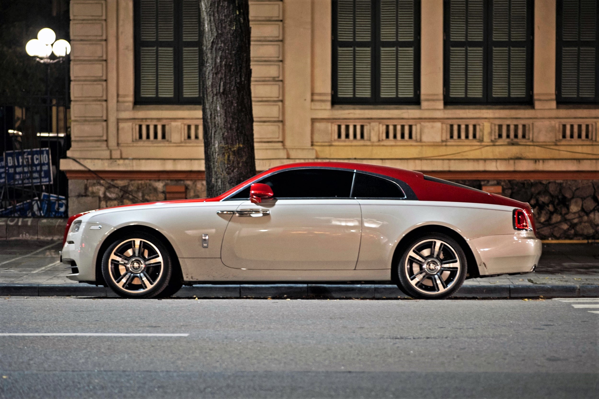 Rolls-Royce Wraith phoi mau la tai Ha Noi anh 3