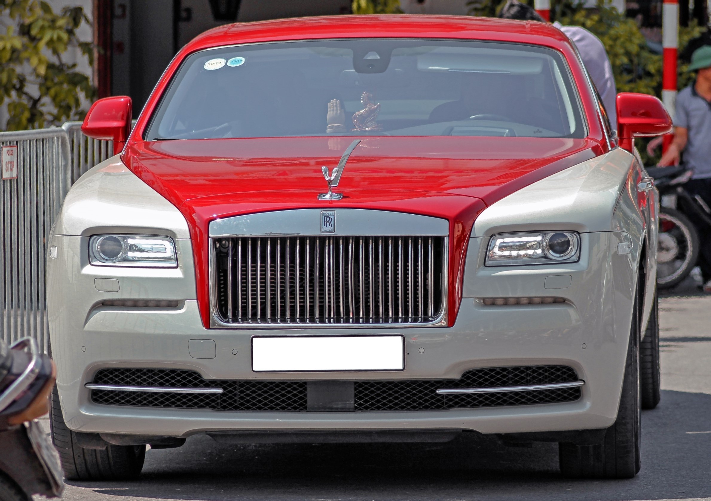 Rolls-Royce Wraith phoi mau la tai Ha Noi anh 2