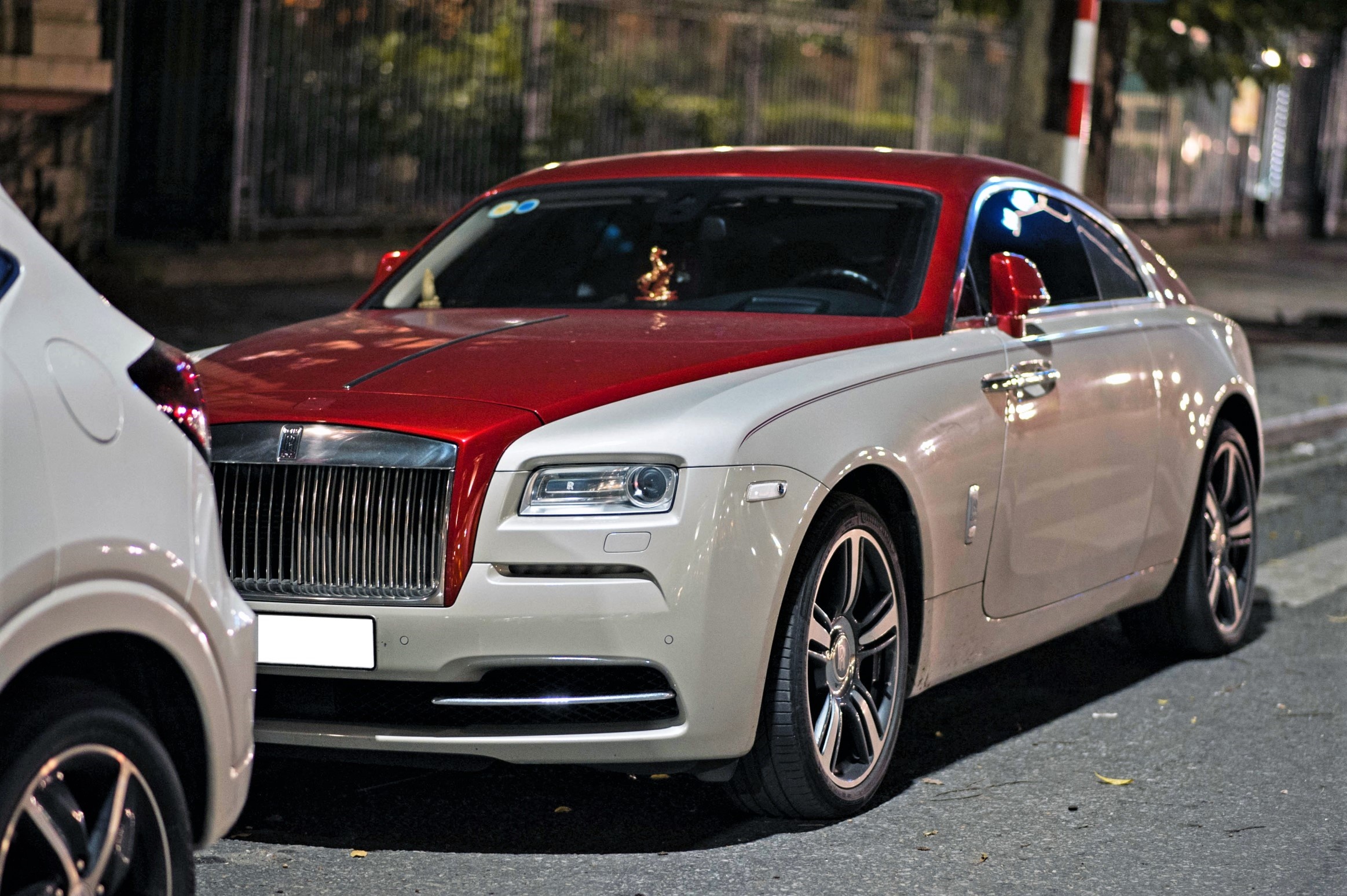 Rolls-Royce Wraith phoi mau la tai Ha Noi anh 10