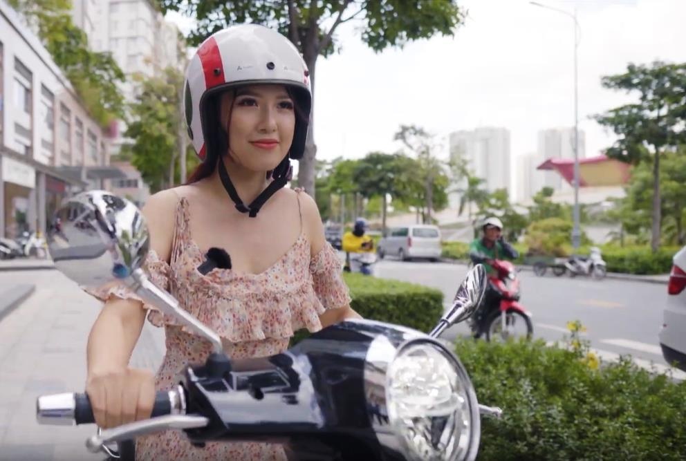 Chay thu Vespa GTS 300 HPE - dong co moi, ket noi chua than thien hinh anh