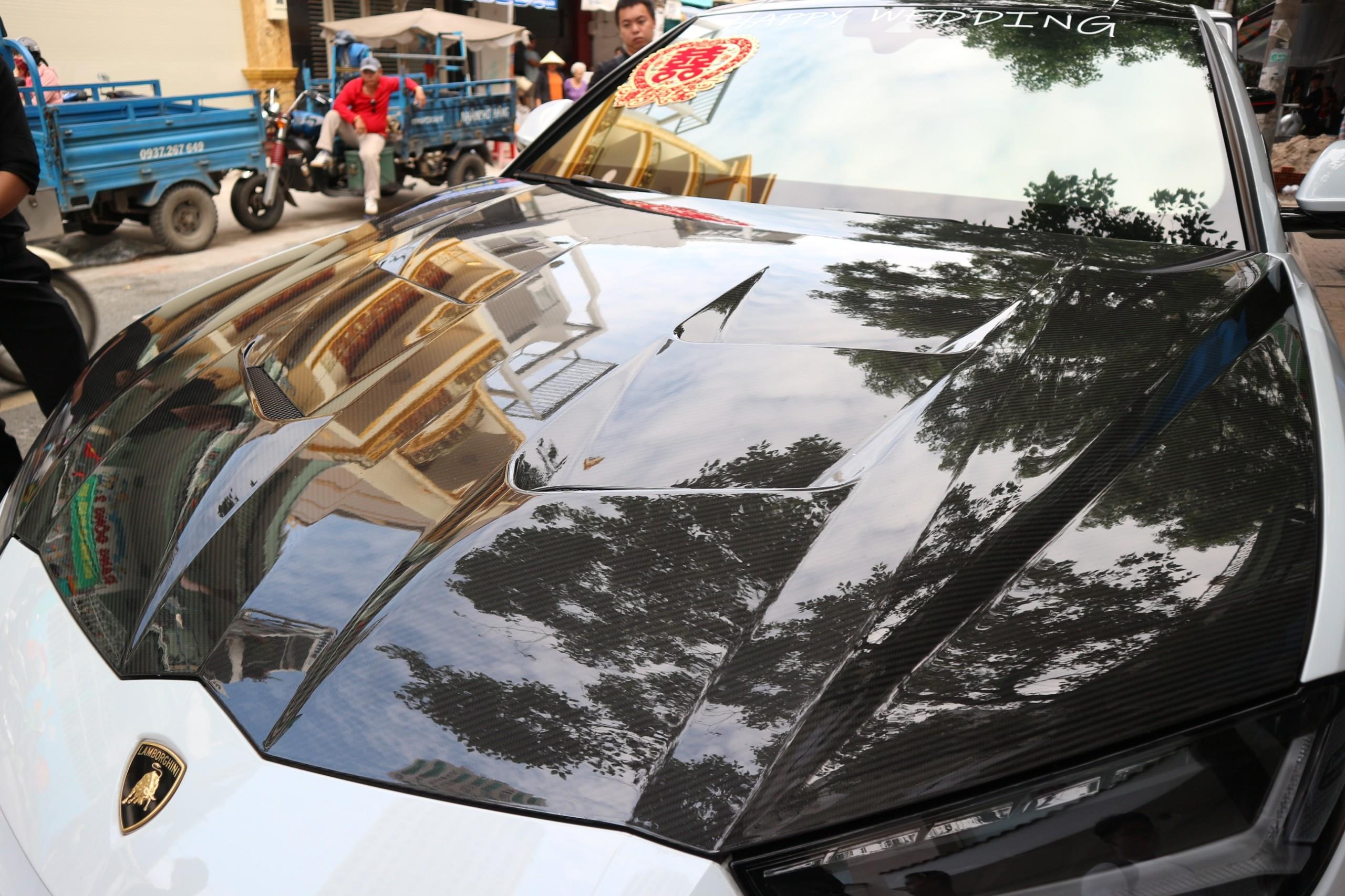 Minh Nhua lot xac Lamborghini Urus anh 6