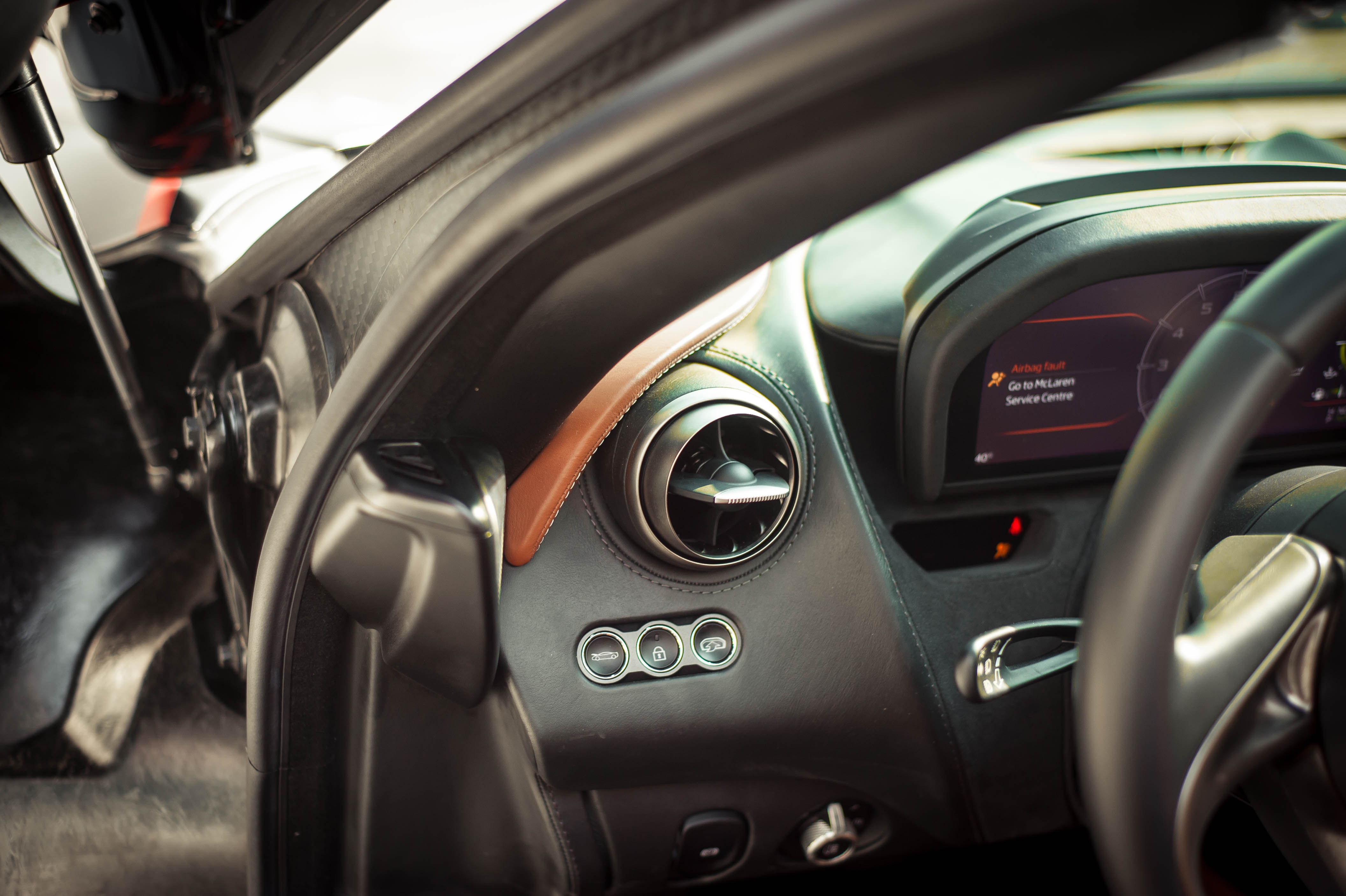 McLaren 720S dau tien Viet Nam lot xac anh 28