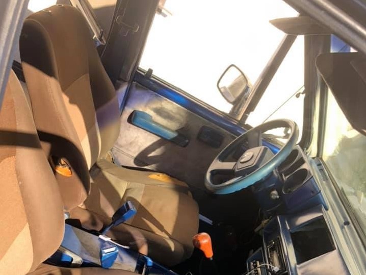 Xe Izusu nhai Mercedes-Benz G-Class anh 2