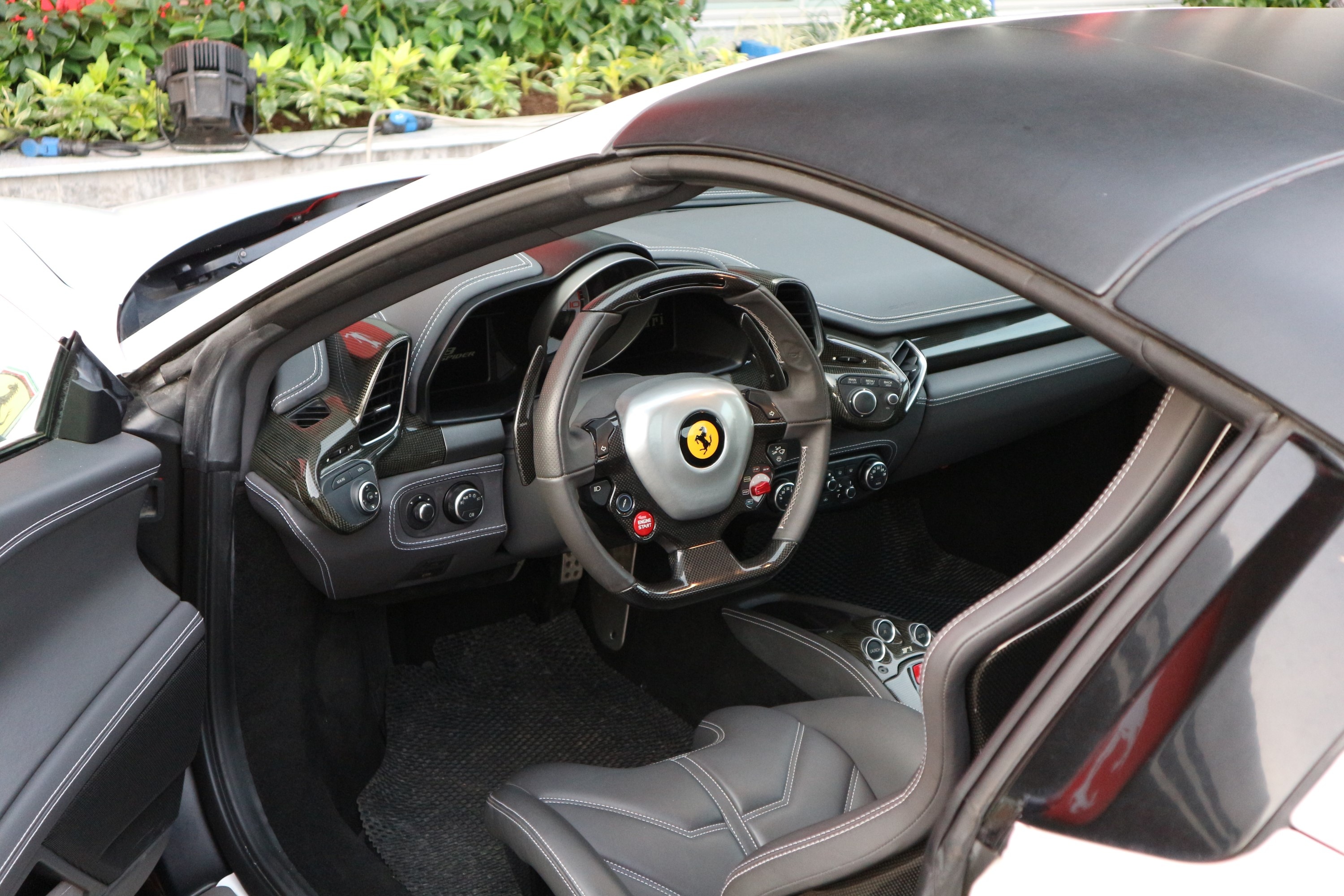 Ferrari 458 Spider Đặng Lê Nguyên Vũ ảnh 9 Ferrari 458 Spider Dang Le Nguyen Vu anh 9