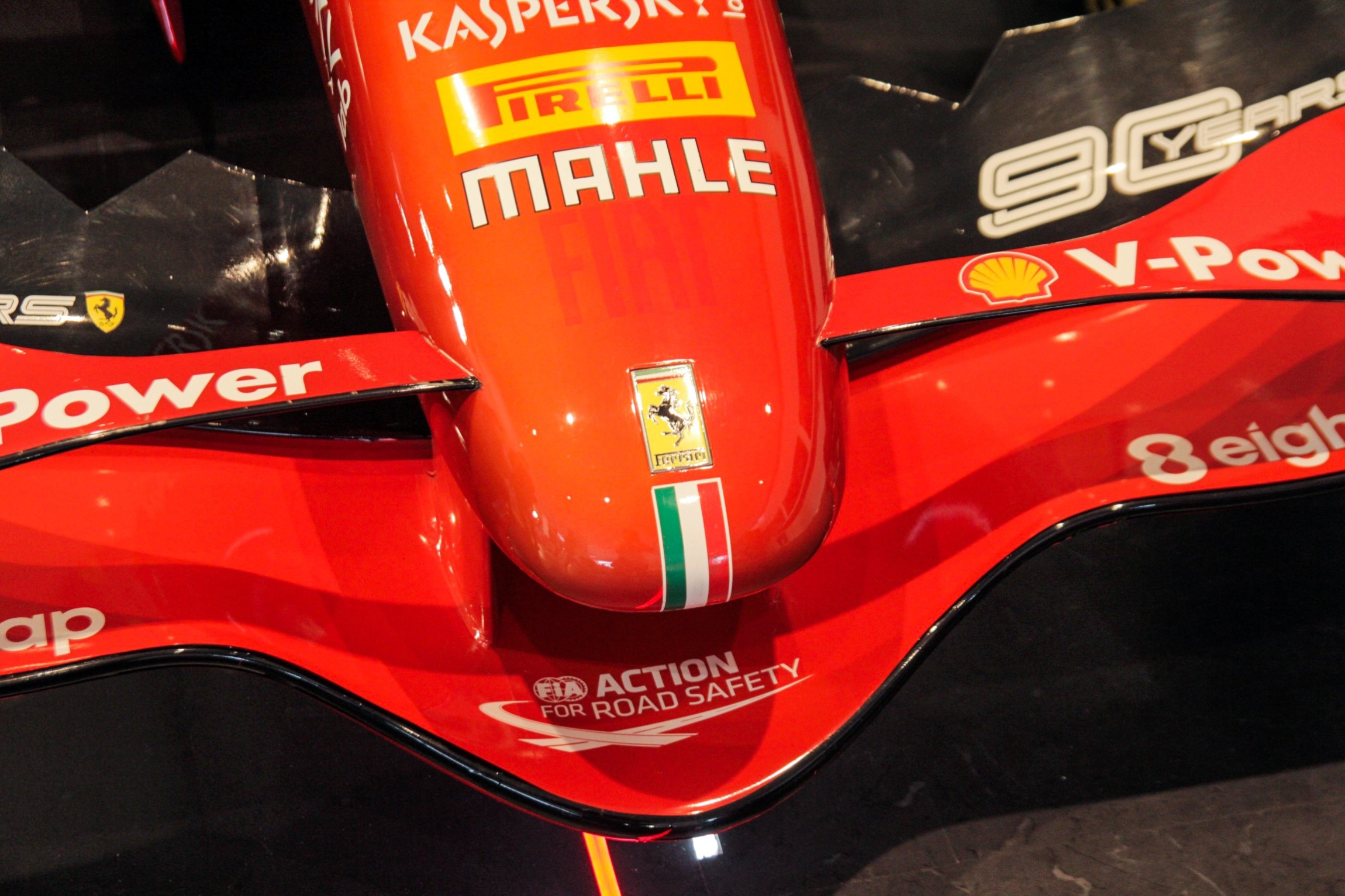 Can canh xe dua F1 cua Ferrari tai VN anh 3