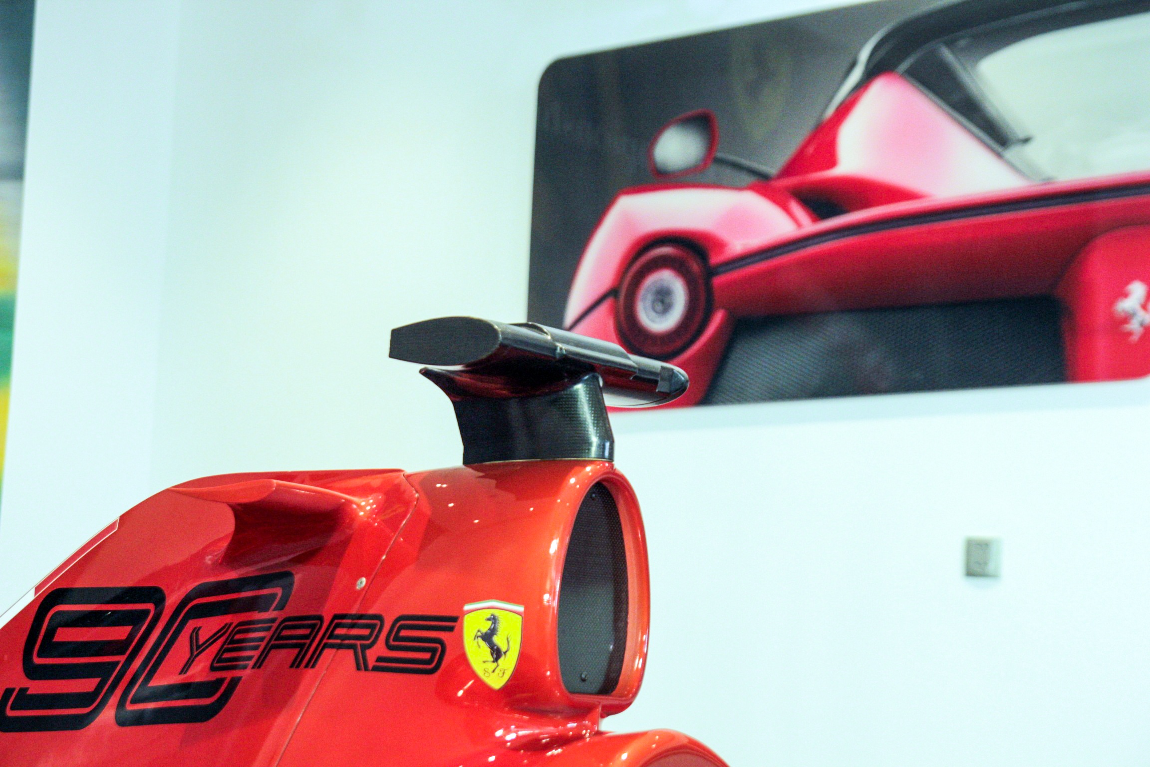 Can canh xe dua F1 cua Ferrari tai VN anh 5