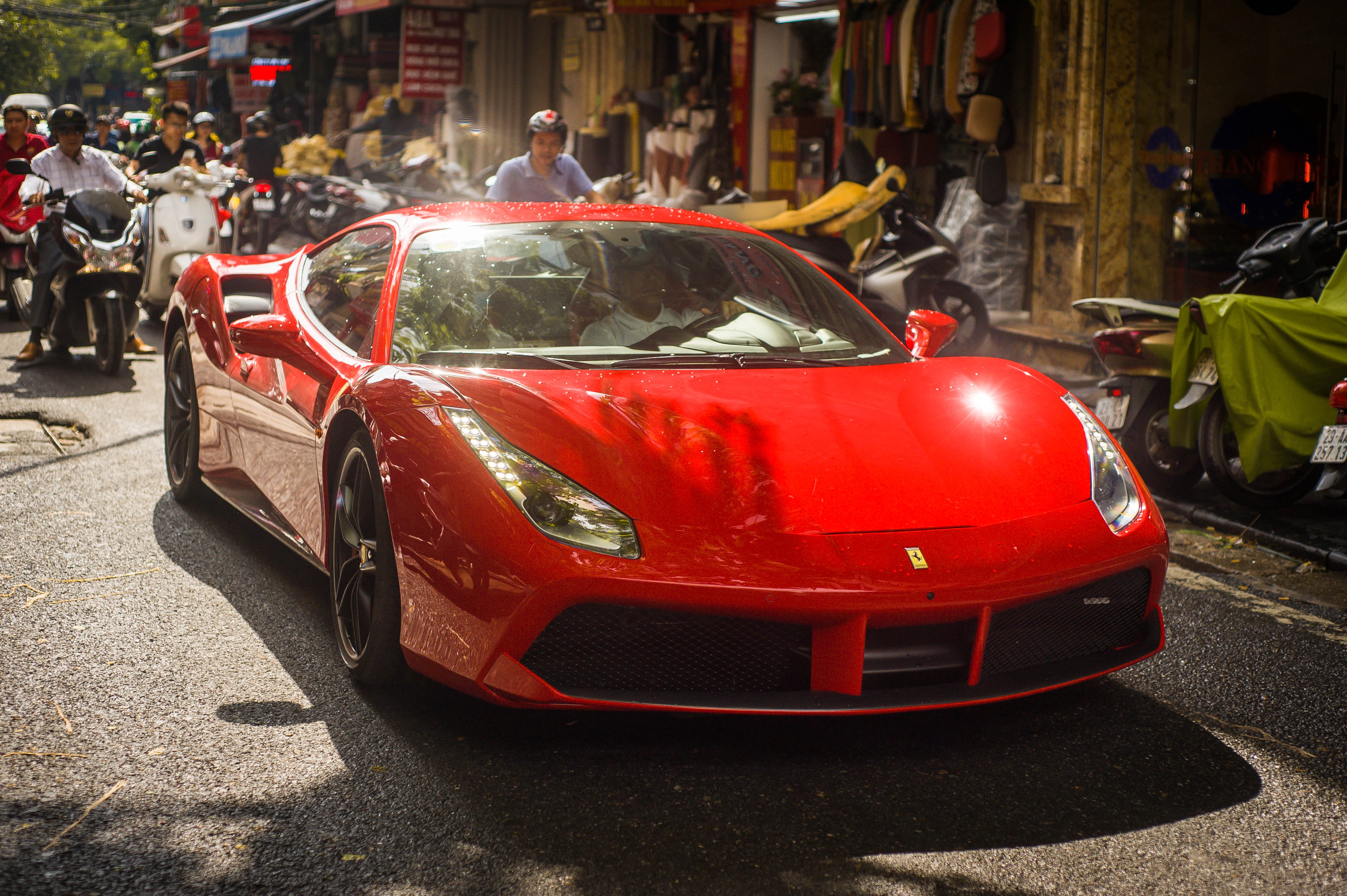 Ferrari 488 GTB cua Tuan Hung anh 9