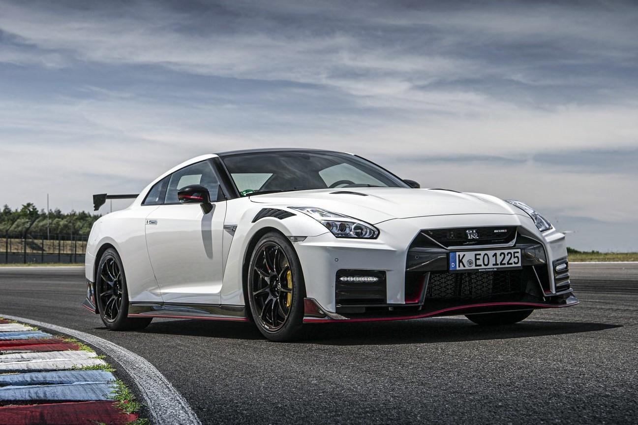 Nissan GT-R 2020 ban hieu nang cao xuat tran, gia nhu sieu xe hinh anh