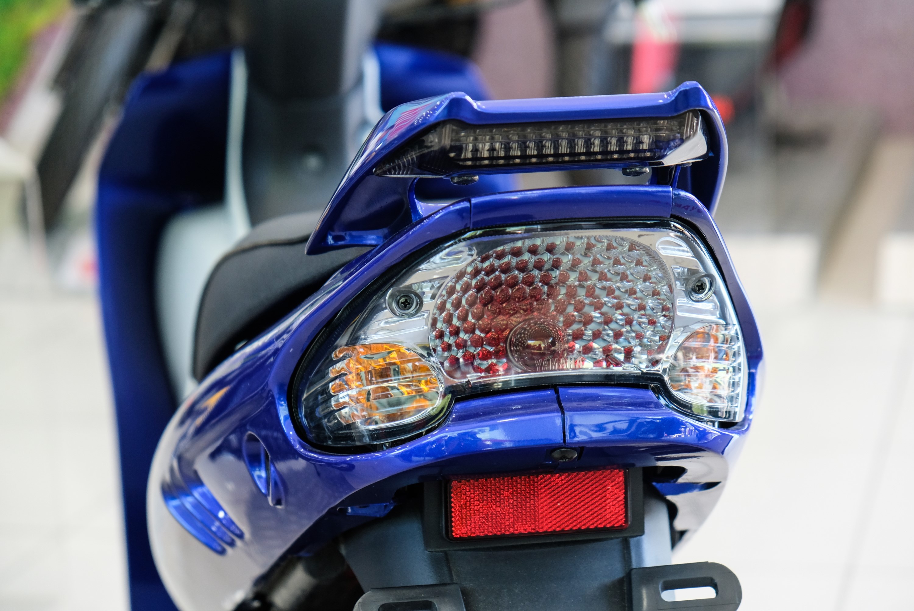 Can canh Yamaha 125ZR tai Malaysia anh 8