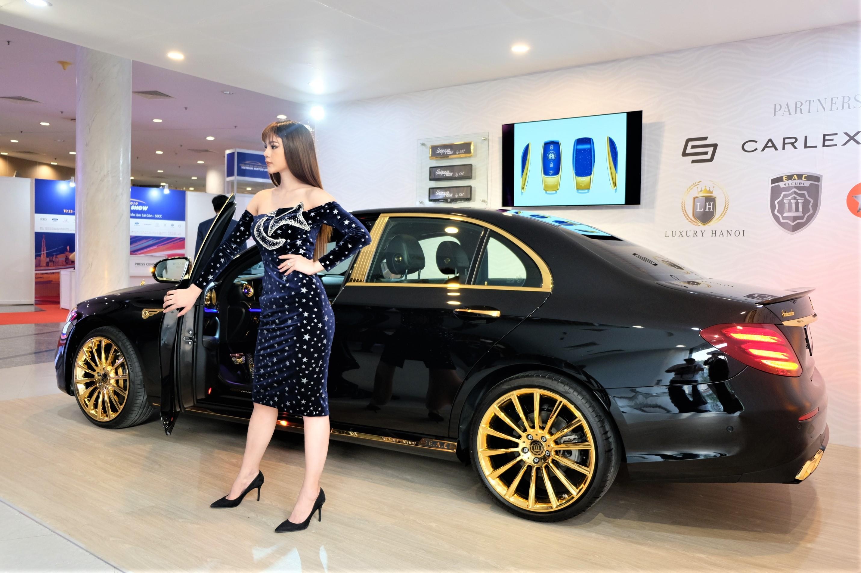 Mercedes-Benz E 300 AMG ma vang cua dai gia Viet hinh anh