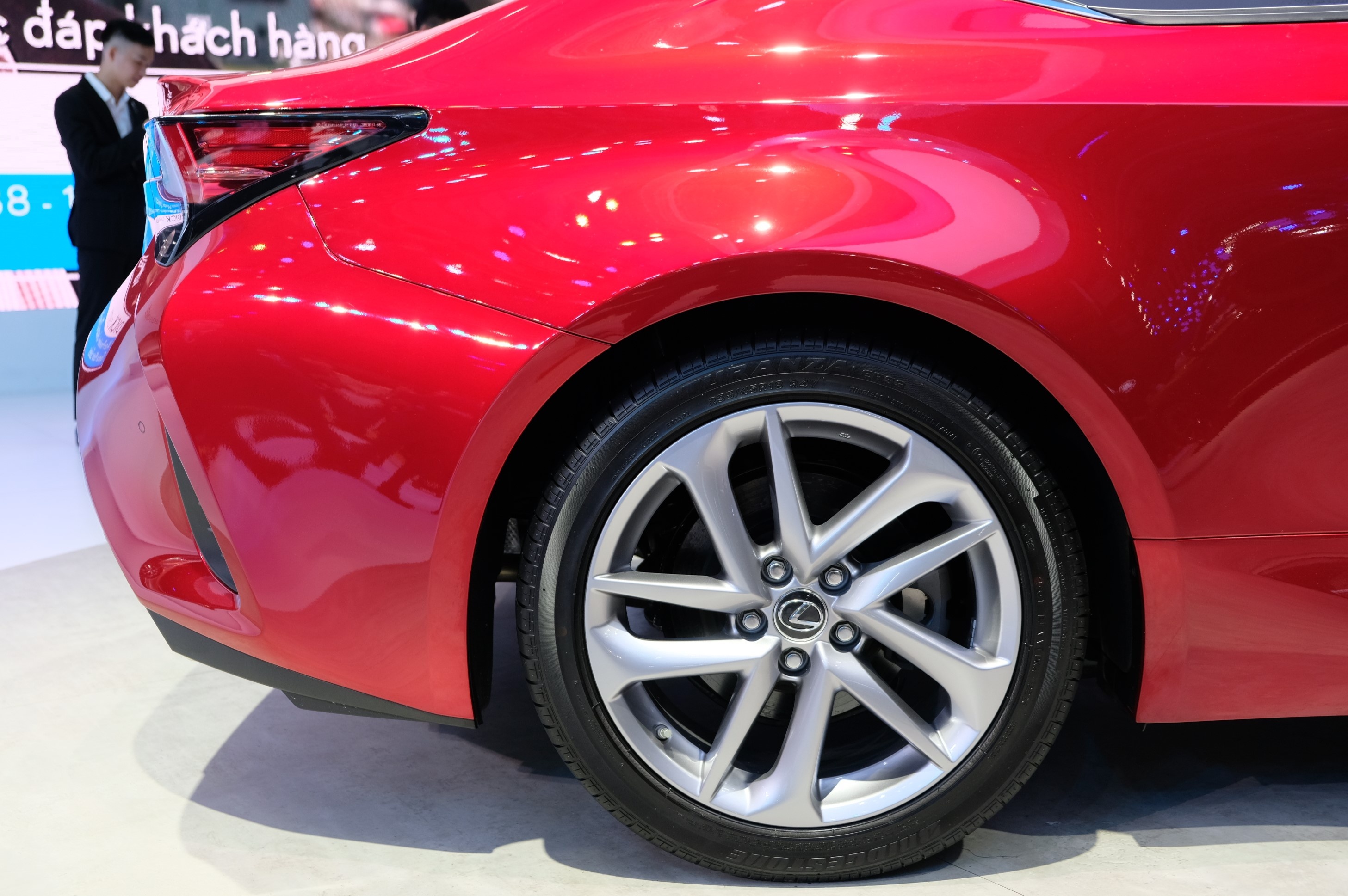 Lexus RC 300 ra mat anh 6