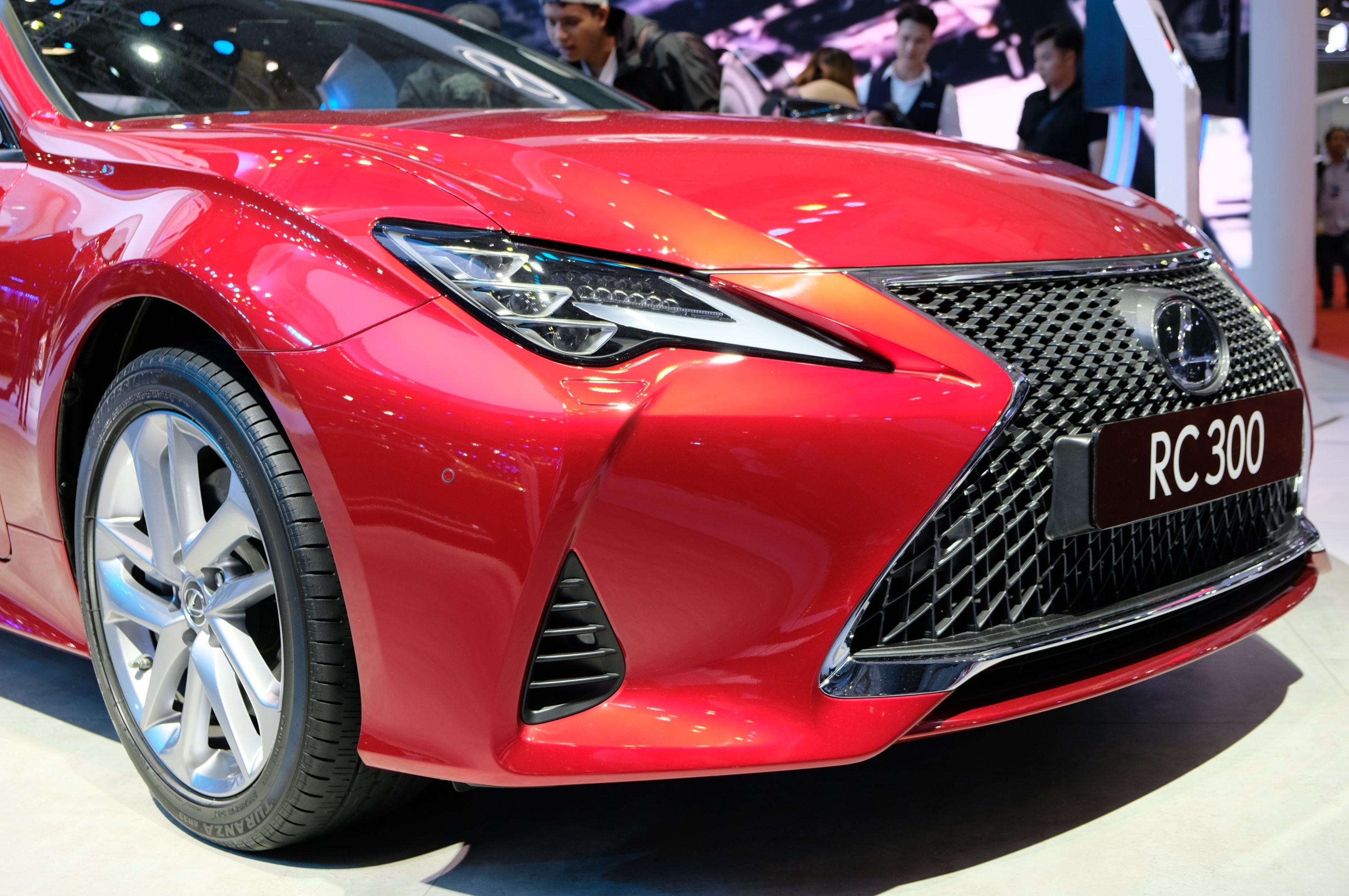 Lexus RC 300 ra mat anh 3