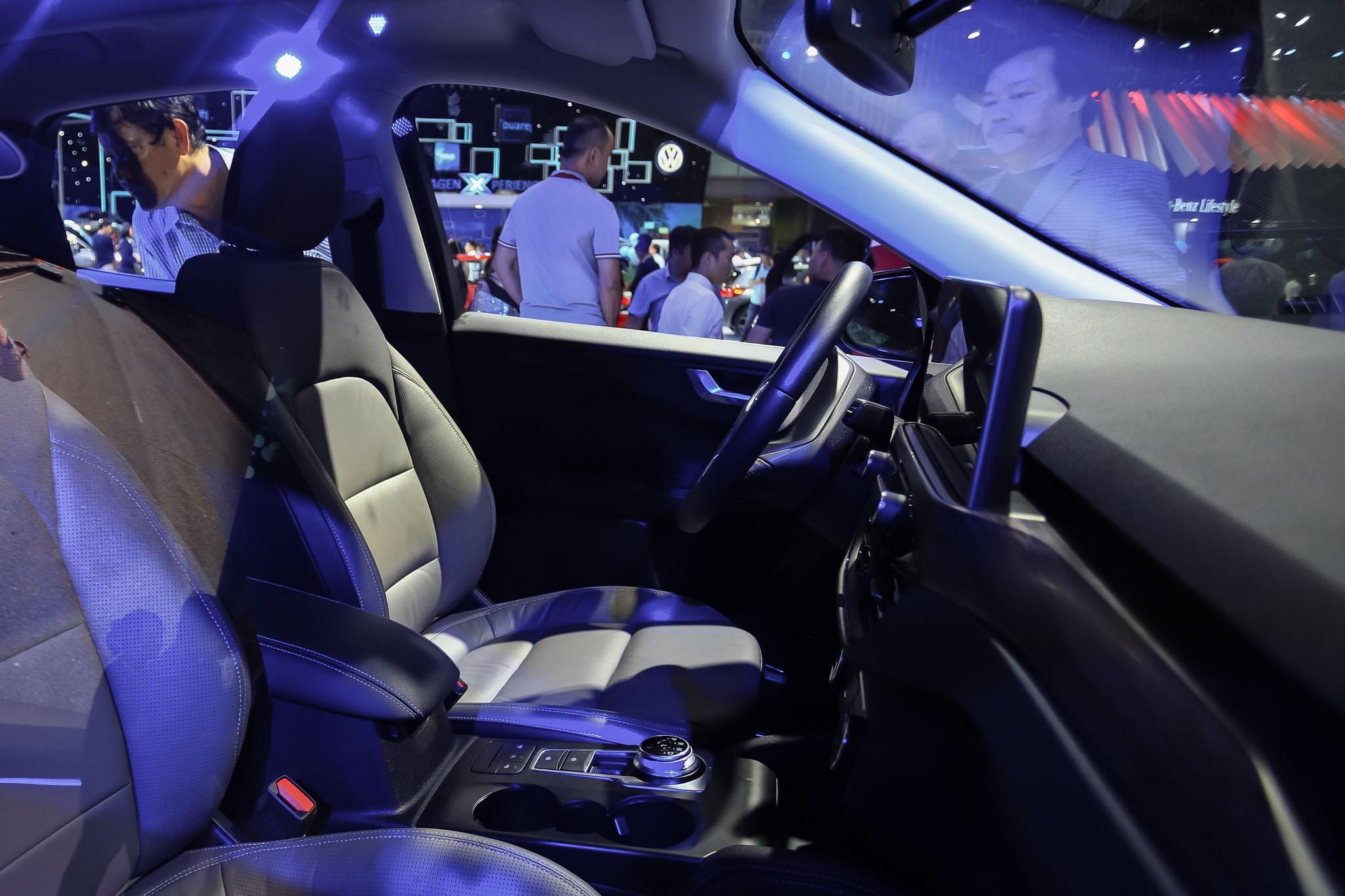 Cận cảnh Ford Escape tại Việt Nam ảnh 7 Can canh Ford Escape tai Viet Nam anh 7
