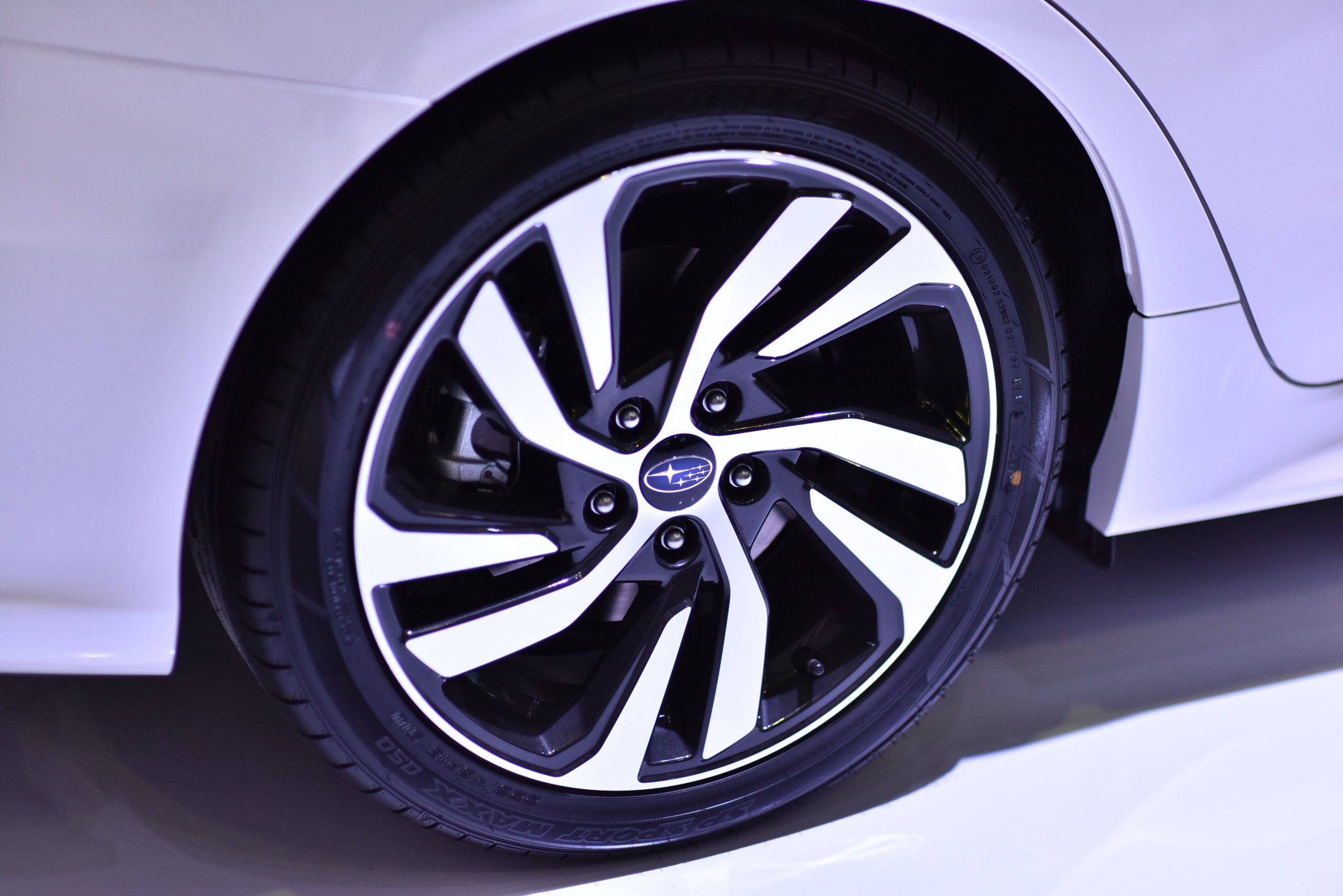 Xe gia dinh the thao Subaru Levorg 2.0 GT-S anh 6