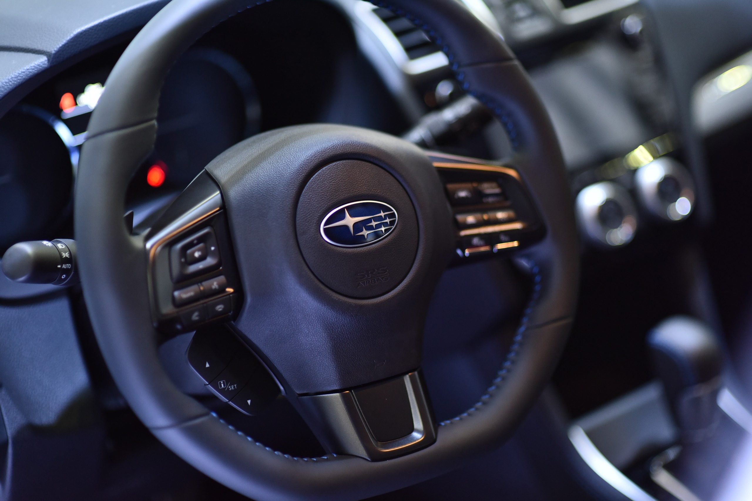 Xe gia dinh the thao Subaru Levorg 2.0 GT-S anh 9